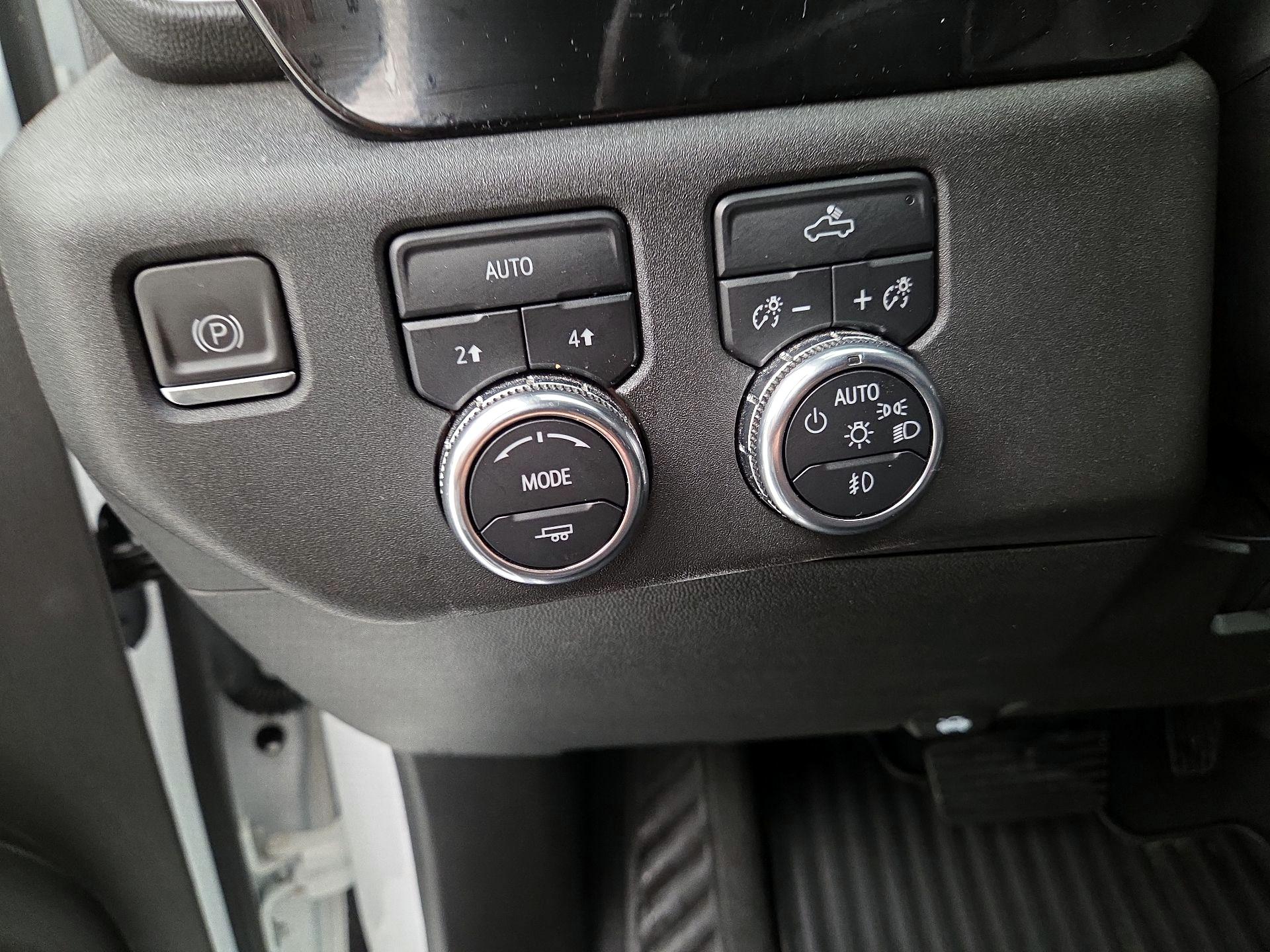 Thumbnail: 2023 GMC Sierra 1500 - 13
