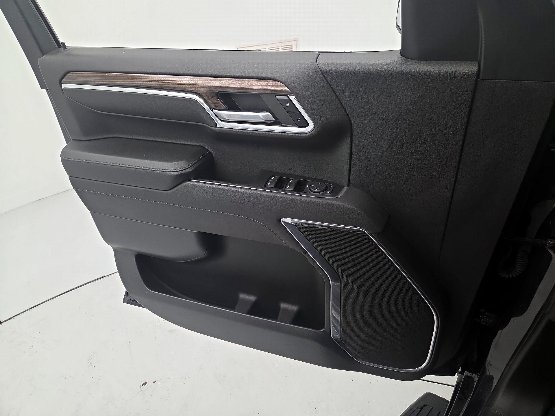 Thumbnail: 2023 Chevrolet Silverado 1500 - 12