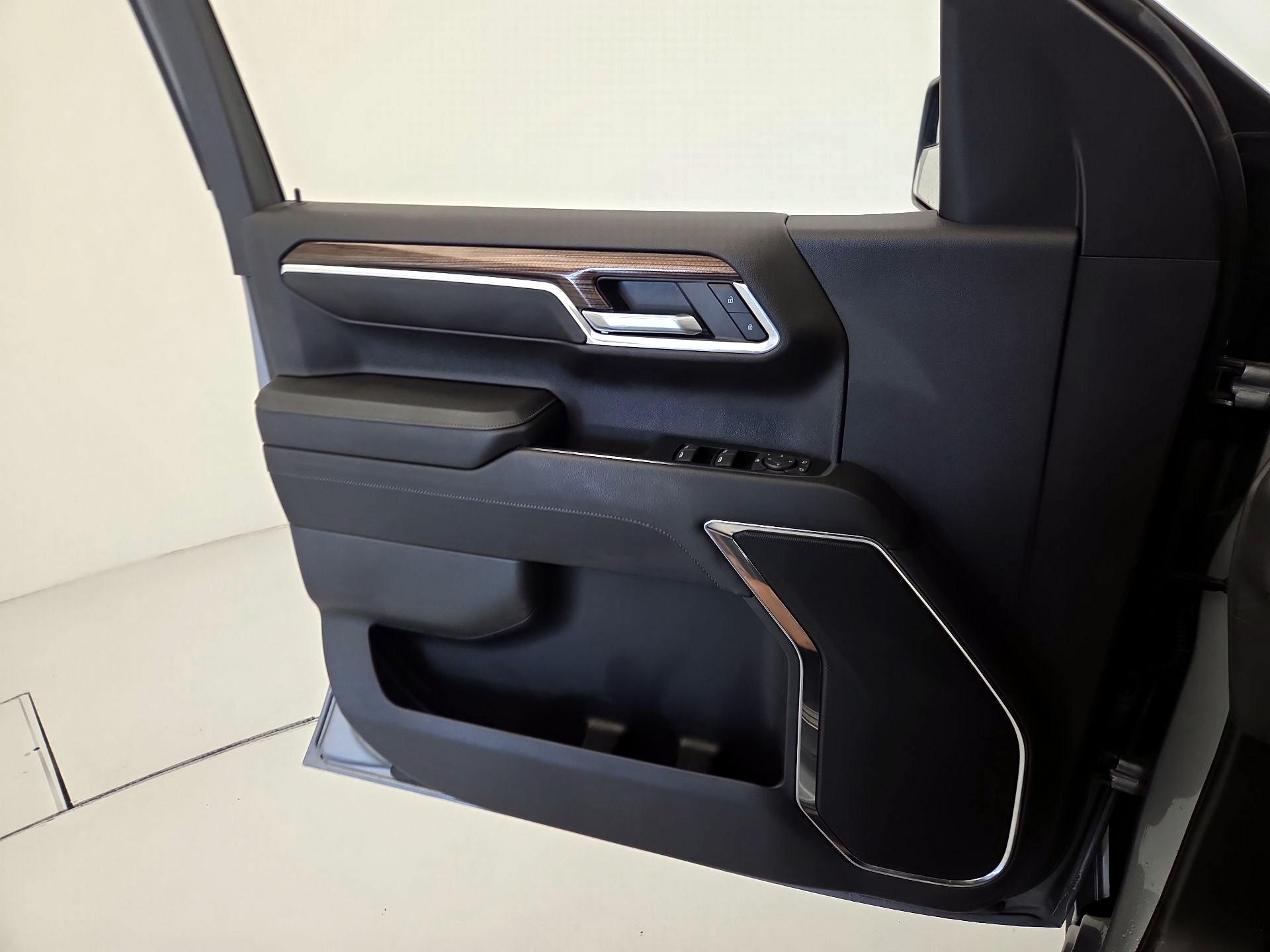 Thumbnail: 2023 Chevrolet Silverado 1500 - 12