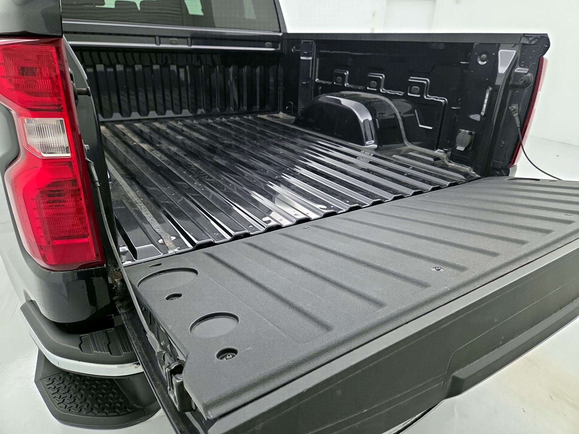 Thumbnail: 2023 Chevrolet Silverado 1500 - 20