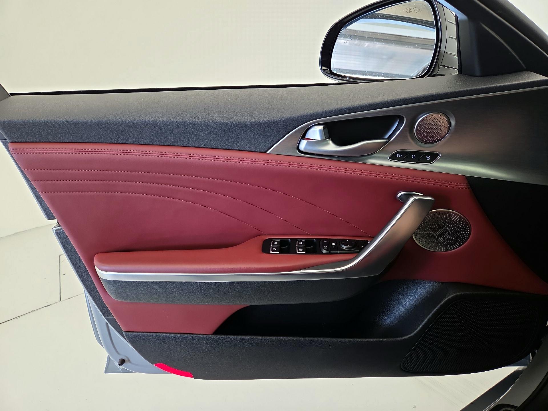 Thumbnail: 2022 Kia Stinger - 12