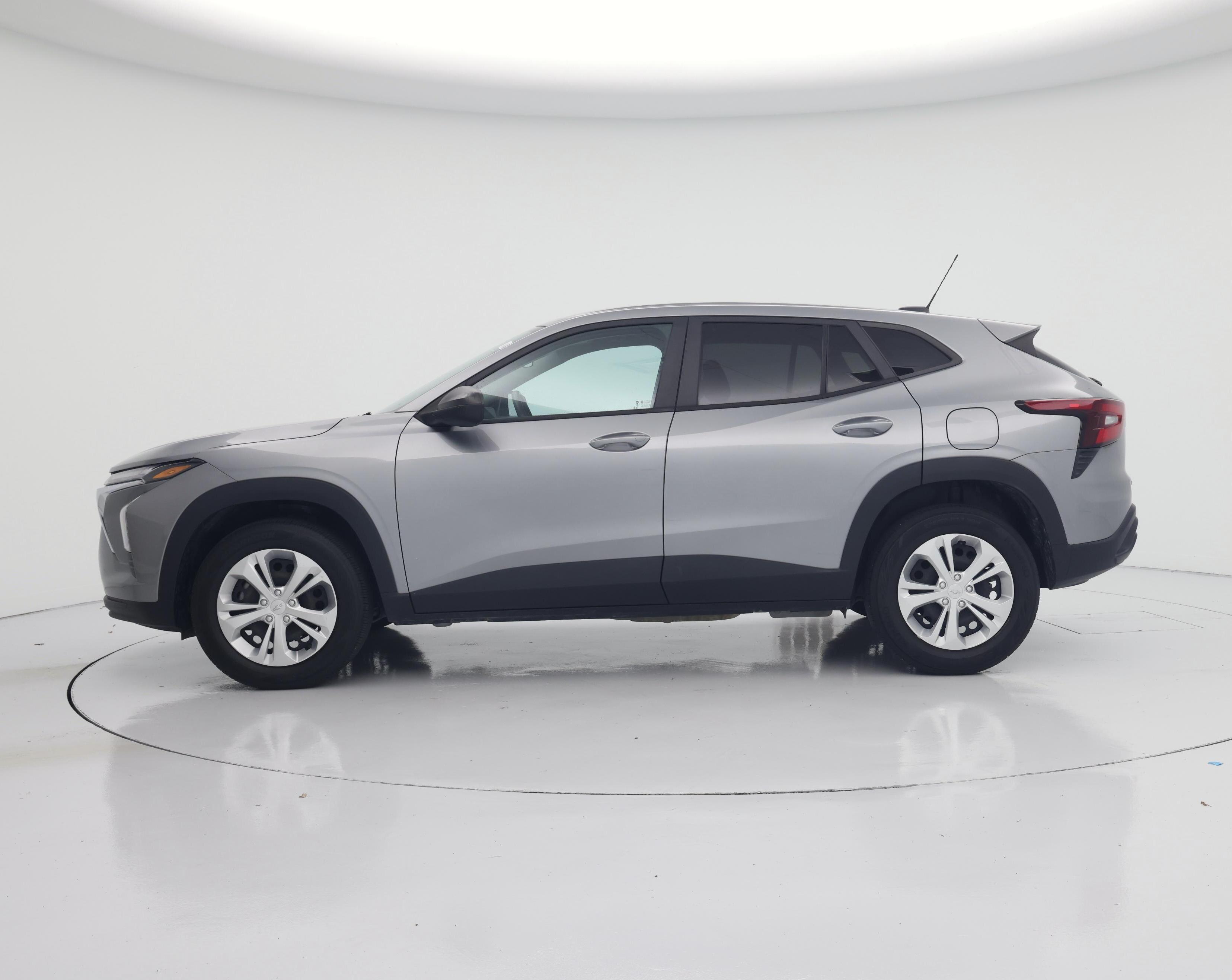 Thumbnail: 2024 Chevrolet Trax - 3
