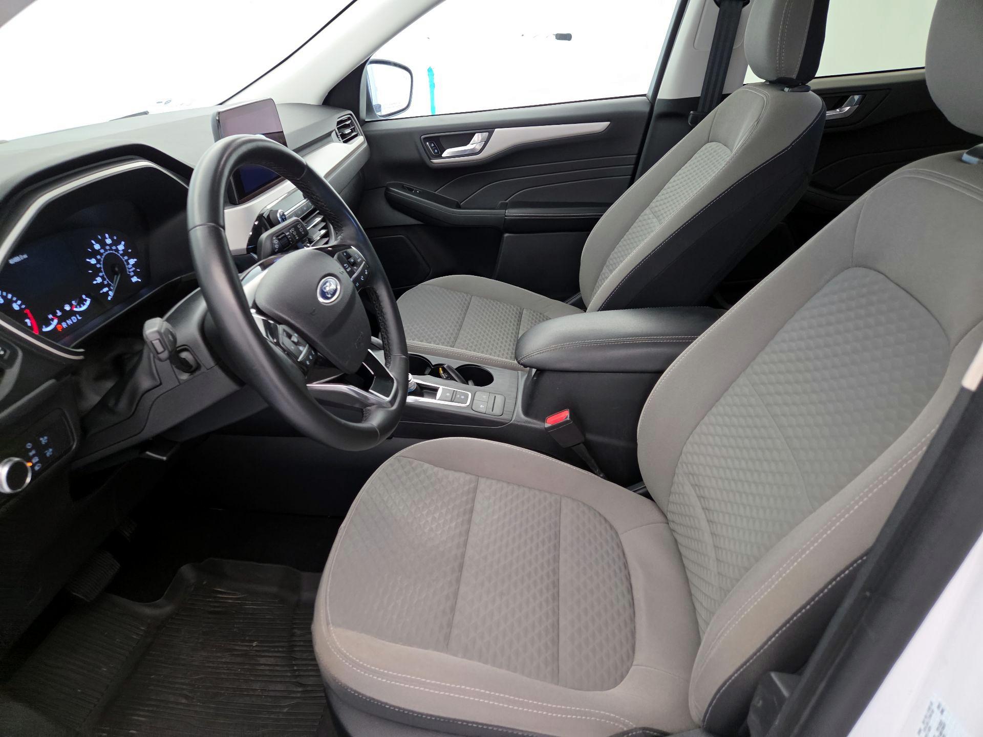 Thumbnail: 2021 Ford Escape - 11