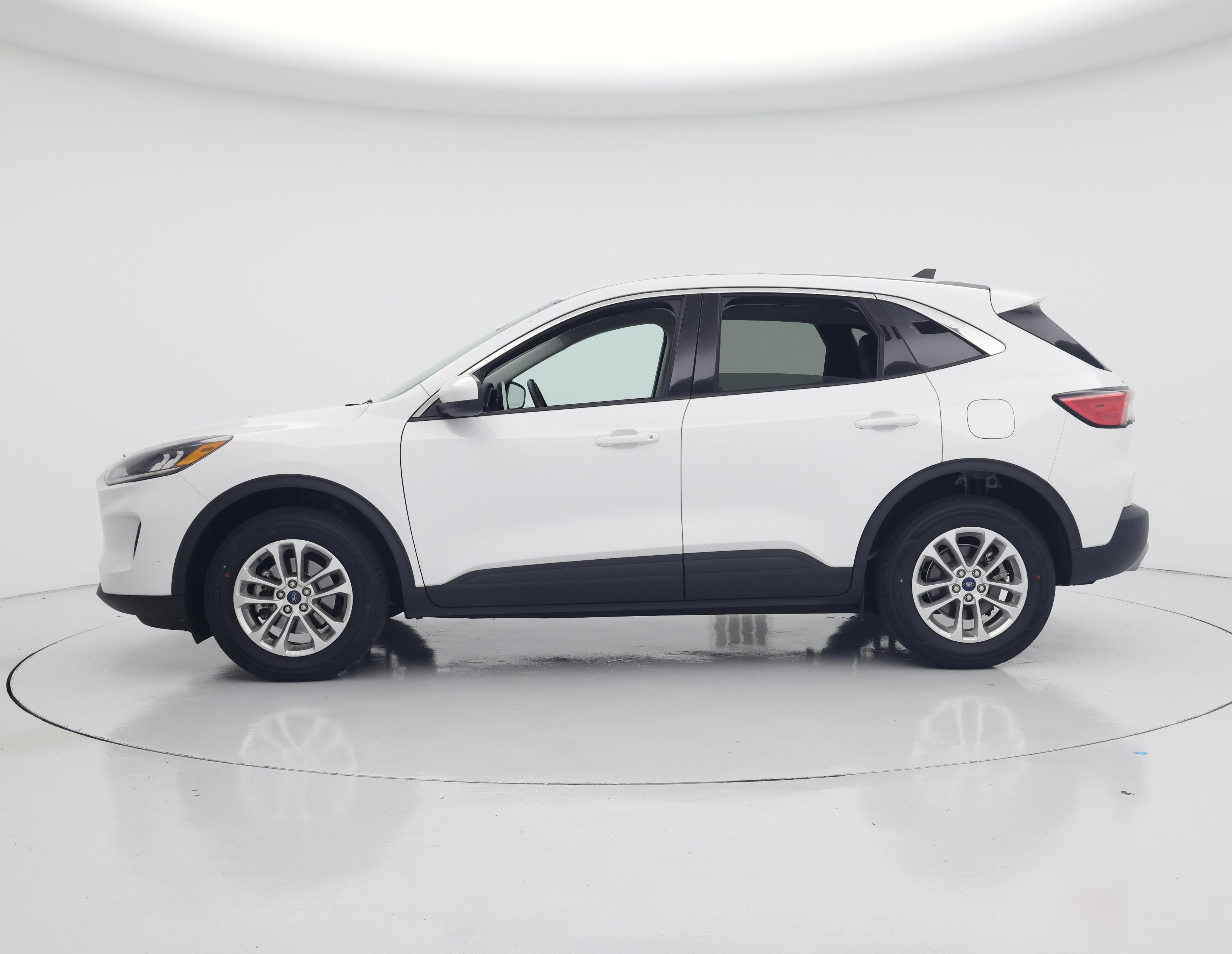Thumbnail: 2021 Ford Escape - 3