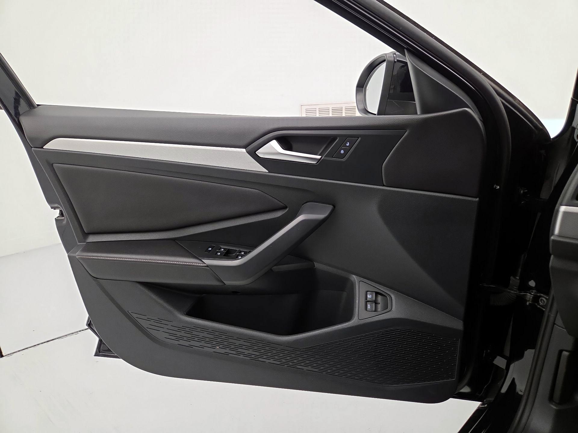 Thumbnail: 2024 Volkswagen Jetta - 12