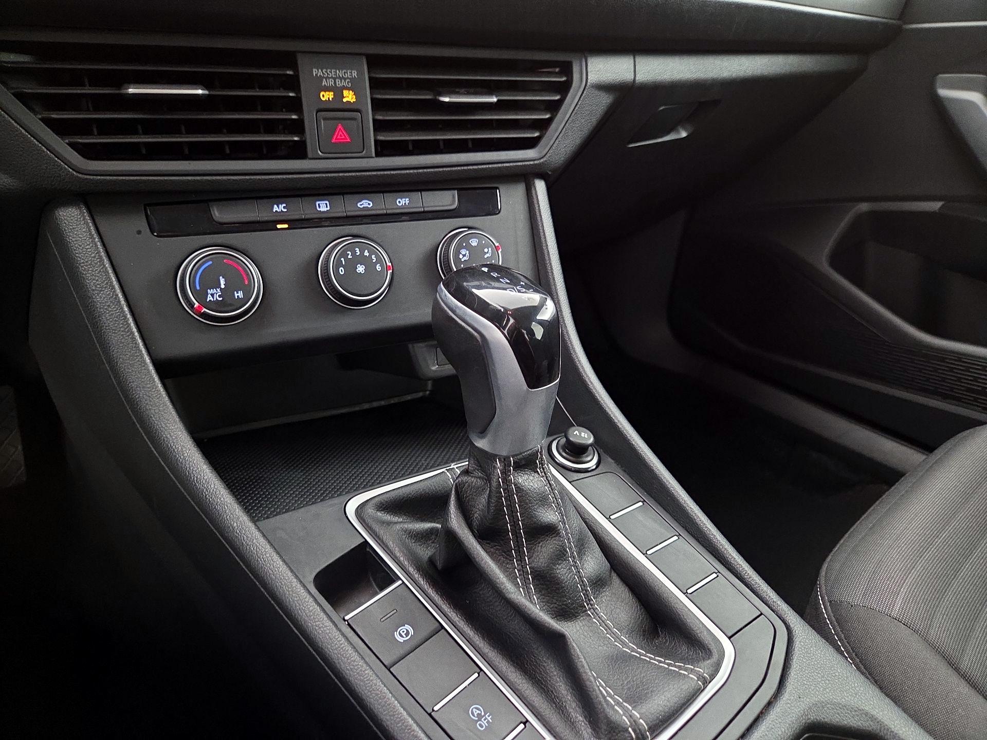 Thumbnail: 2024 Volkswagen Jetta - 17