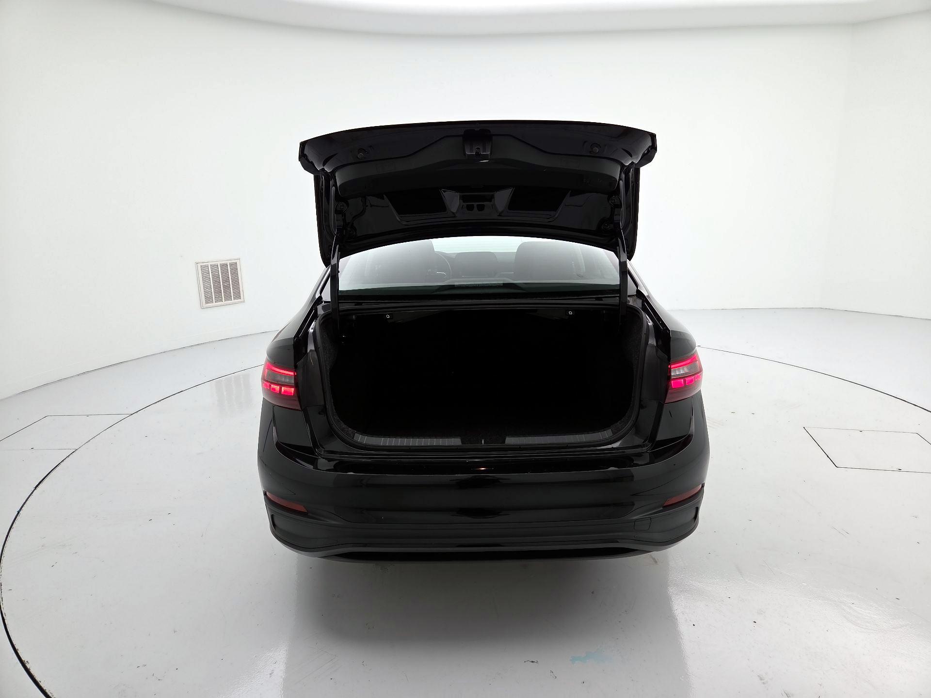 Thumbnail: 2024 Volkswagen Jetta - 20