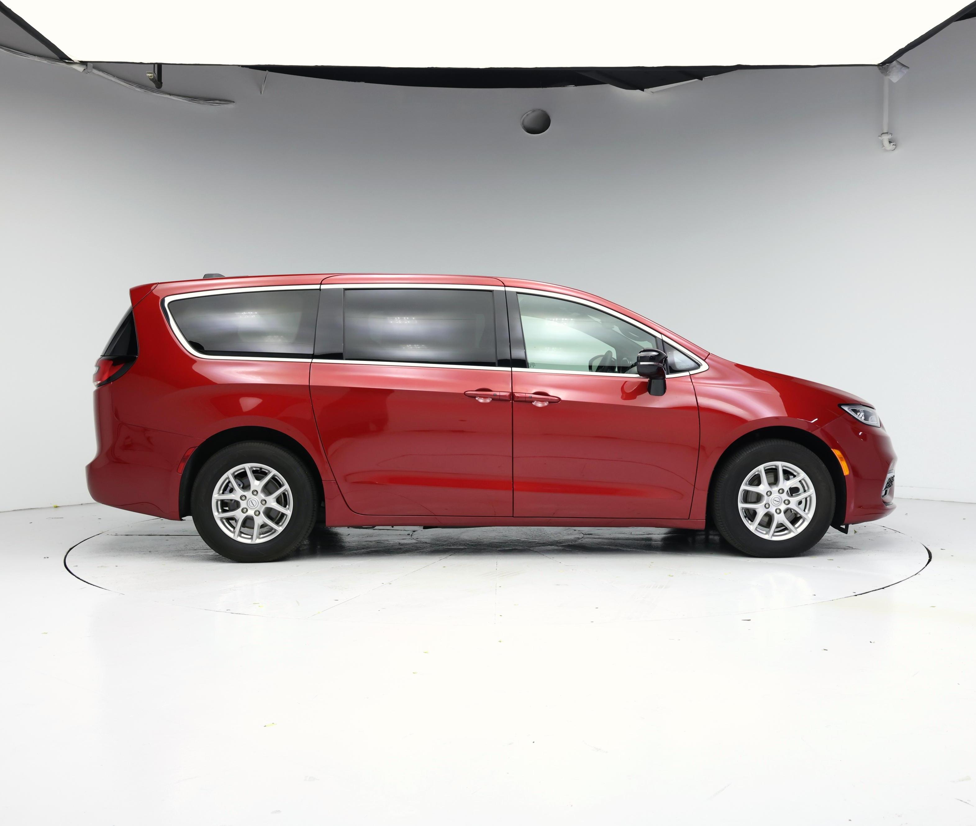 Thumbnail: 2025 Chrysler Pacifica - 7