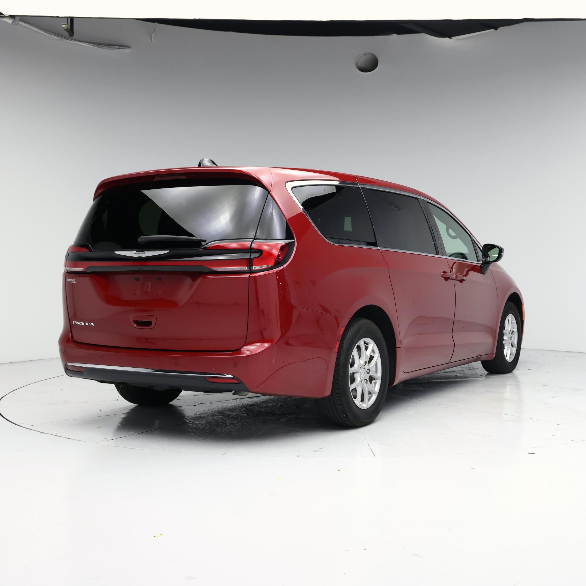 Thumbnail: 2025 Chrysler Pacifica - 8