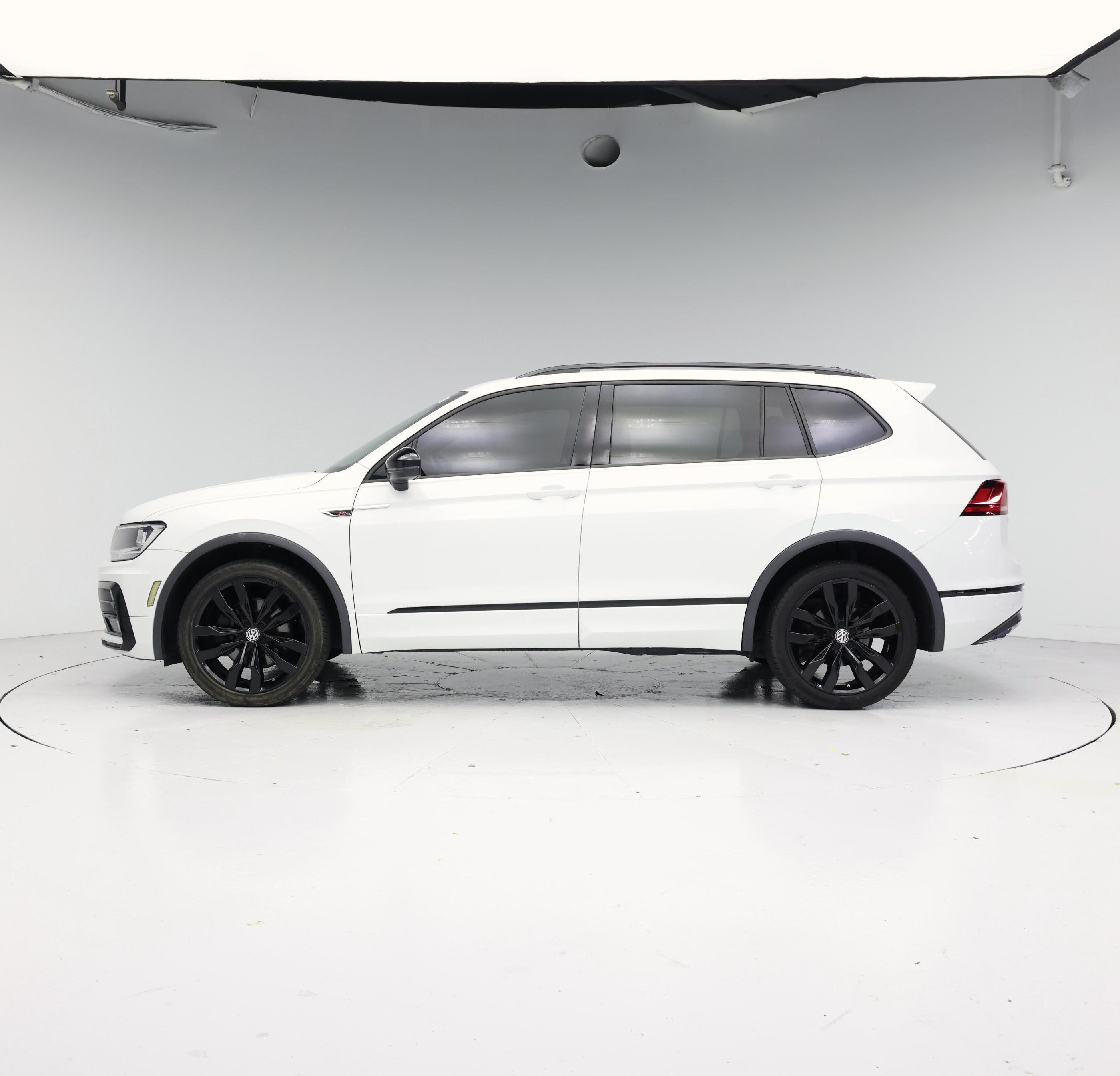 Thumbnail: 2021 Volkswagen Tiguan - 3