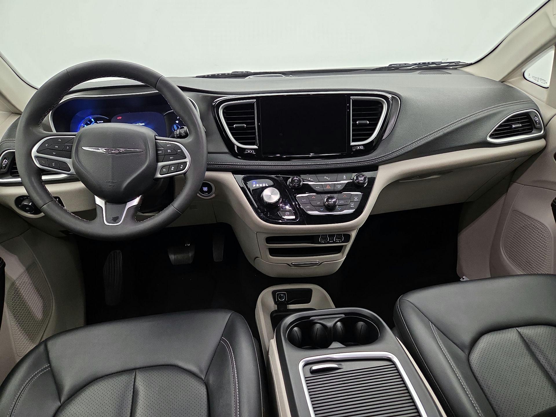 Thumbnail: 2024 Chrysler Pacifica - 9