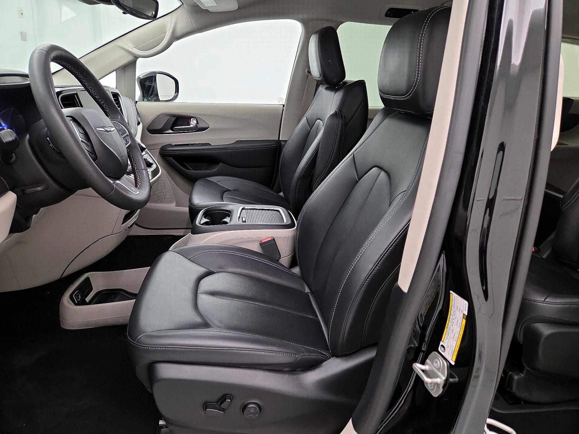 Thumbnail: 2024 Chrysler Pacifica - 11