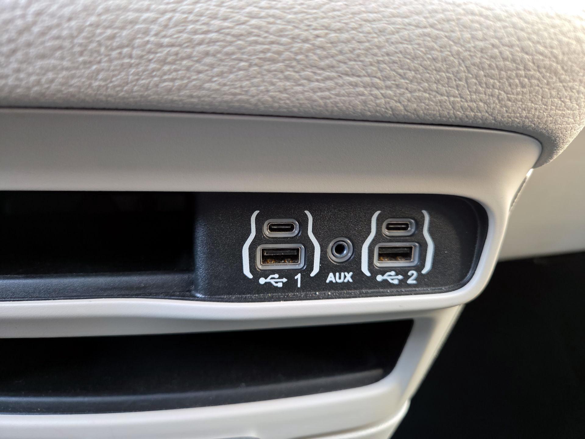 Thumbnail: 2024 Chrysler Pacifica - 19