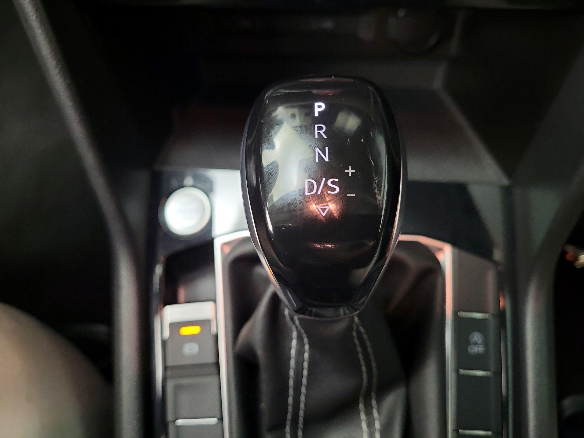 Thumbnail: 2025 Volkswagen Taos - 17
