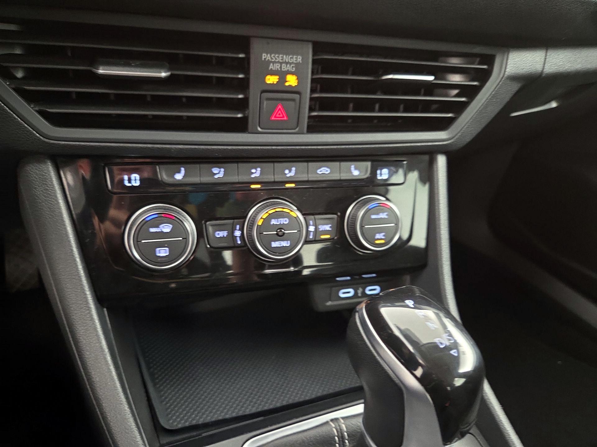 Thumbnail: 2024 Volkswagen Jetta - 16