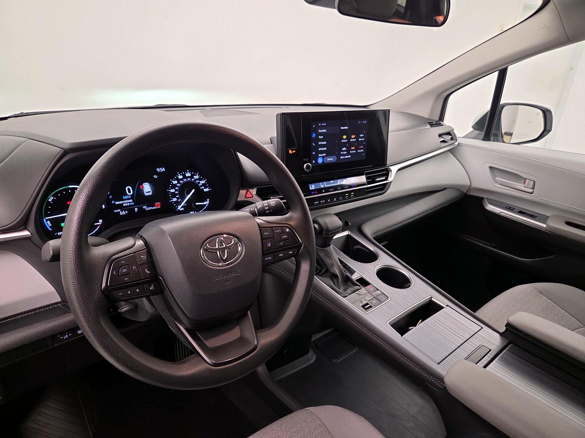 Thumbnail: 2025 Toyota Sienna - 9