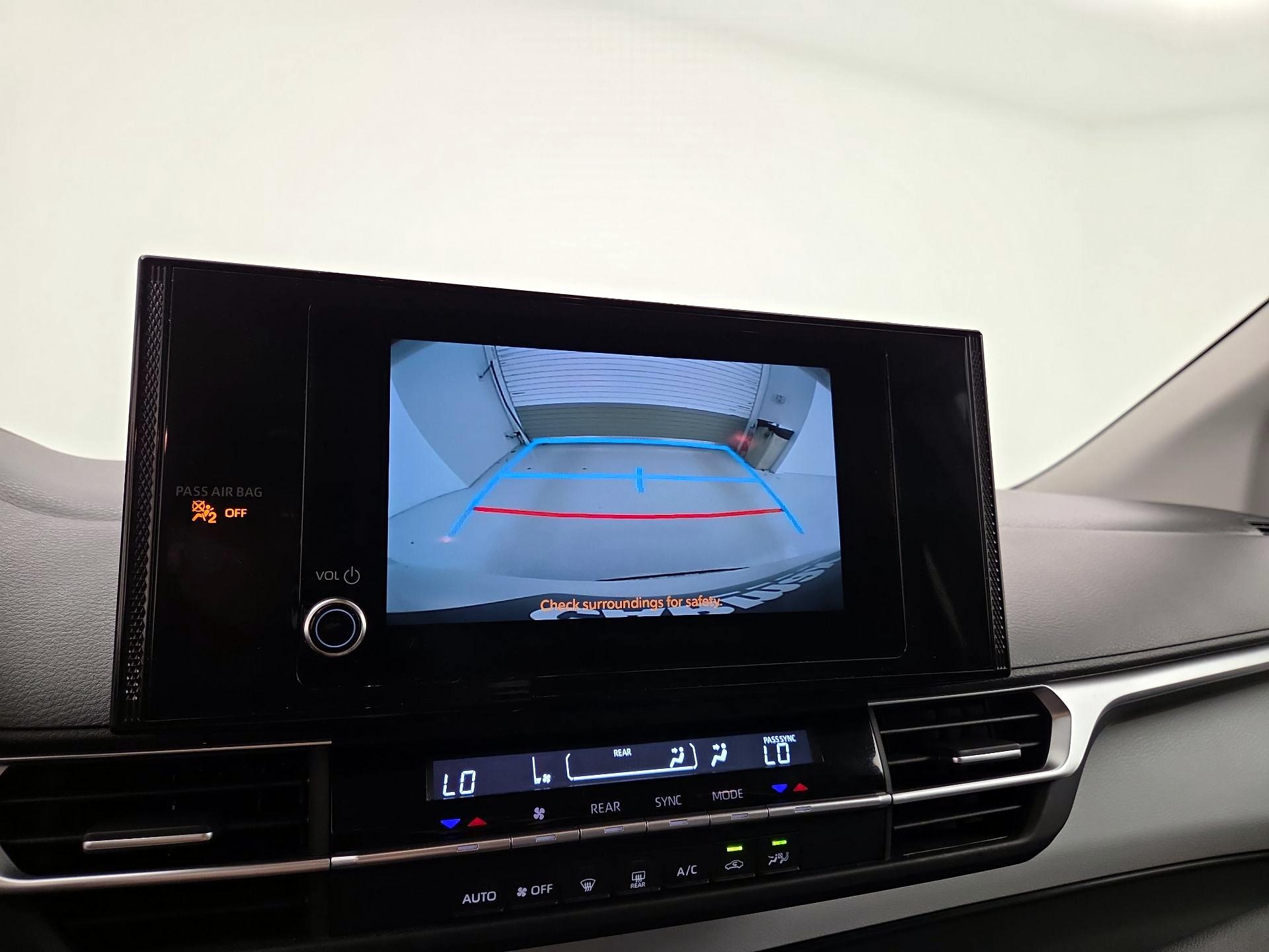 Thumbnail: 2025 Toyota Sienna - 14