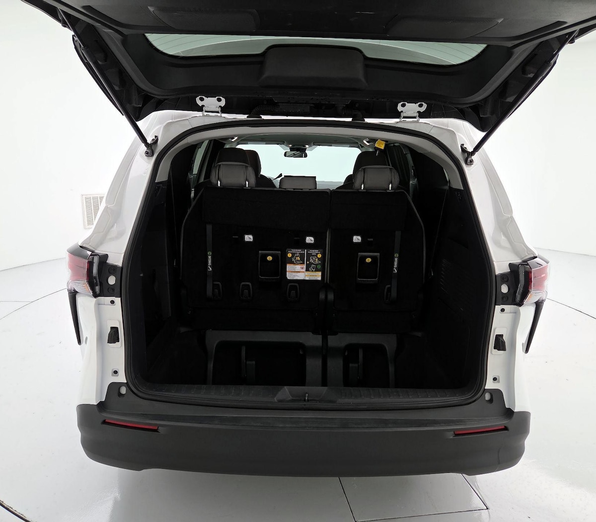 Trunk/Cargo (Seats Up)
