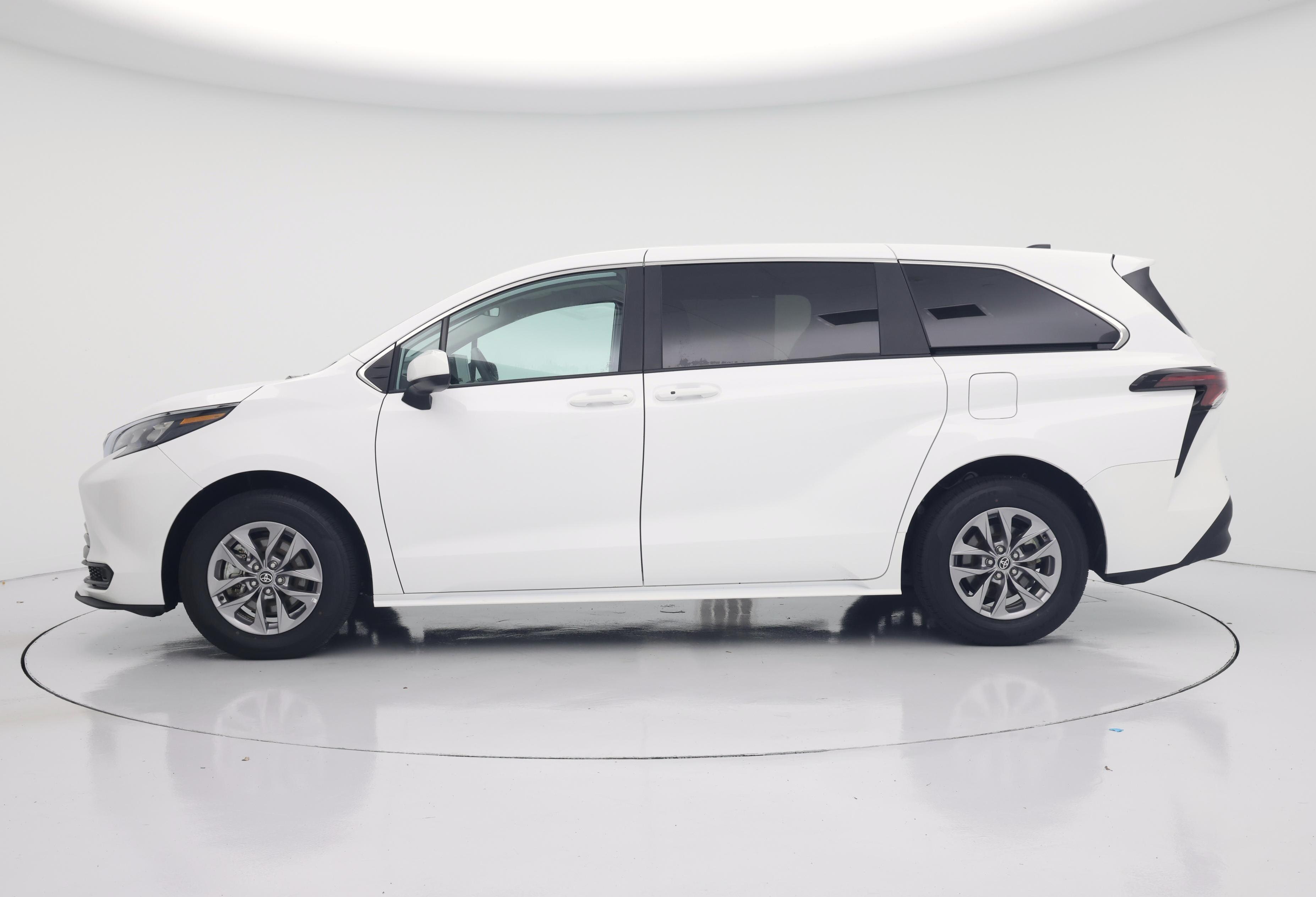 Thumbnail: 2025 Toyota Sienna - 3