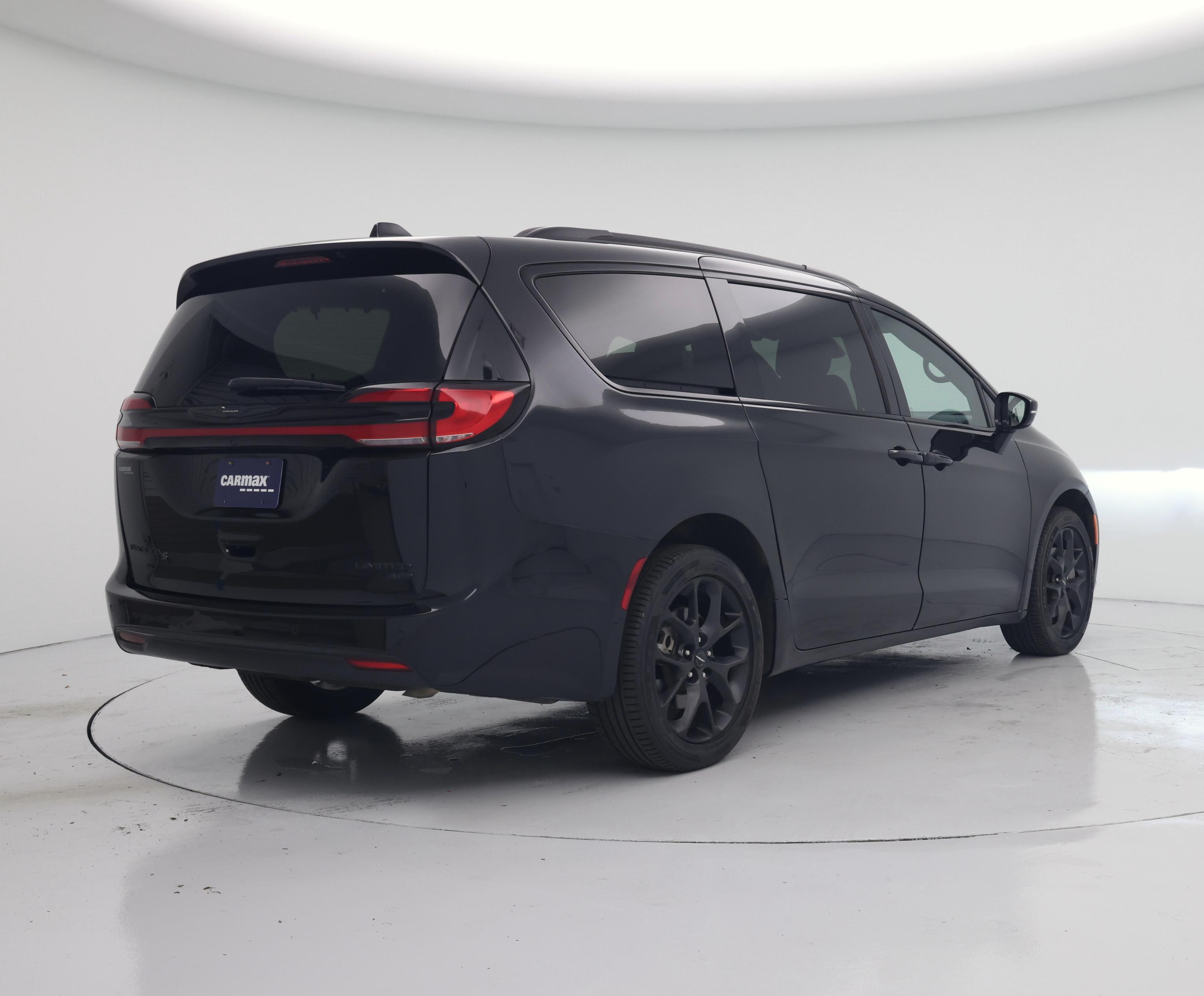 Thumbnail: 2023 Chrysler Pacifica - 8
