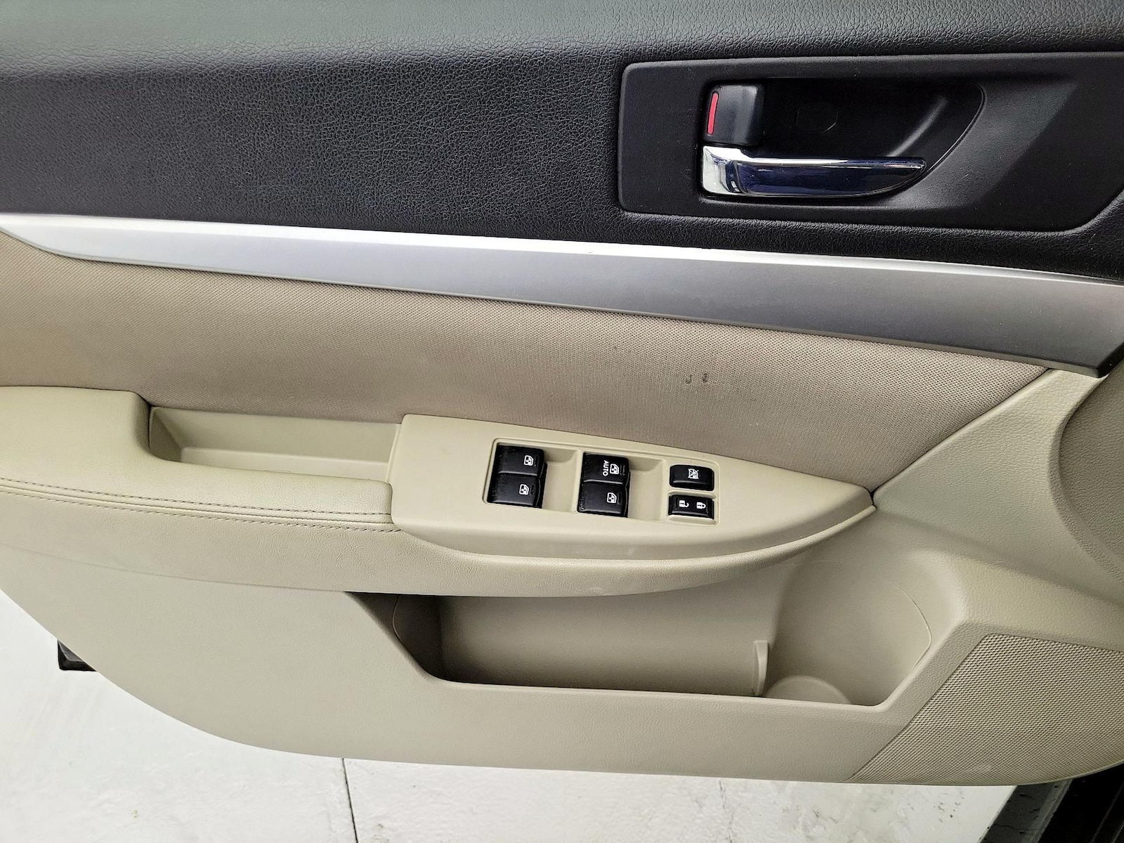 2014 Subaru Legacy 2.5i Premium - Photo 13