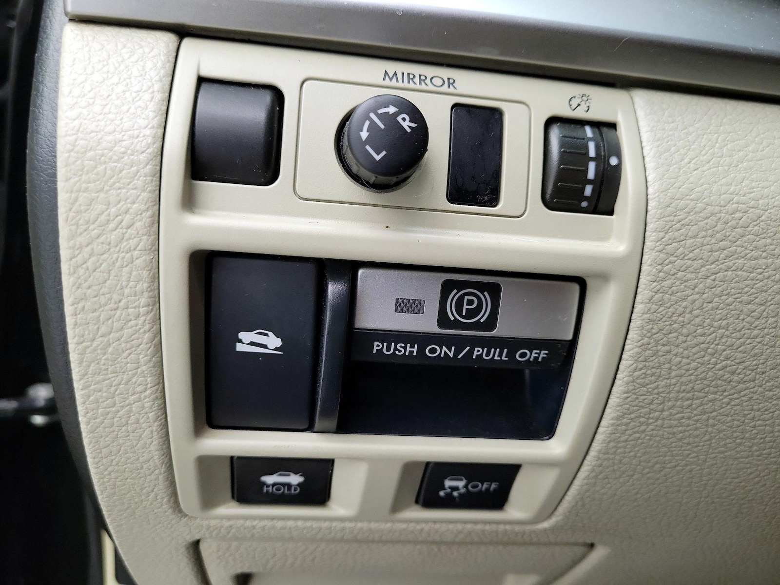 2014 Subaru Legacy 2.5i Premium - Photo 14