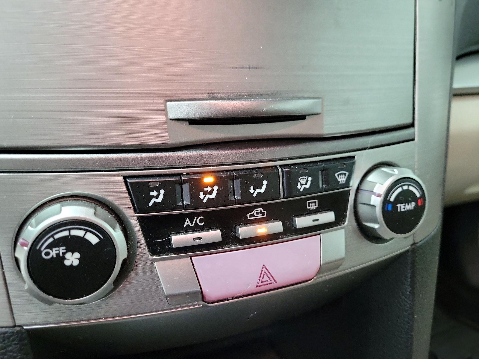 2014 Subaru Legacy 2.5i Premium - Photo 16