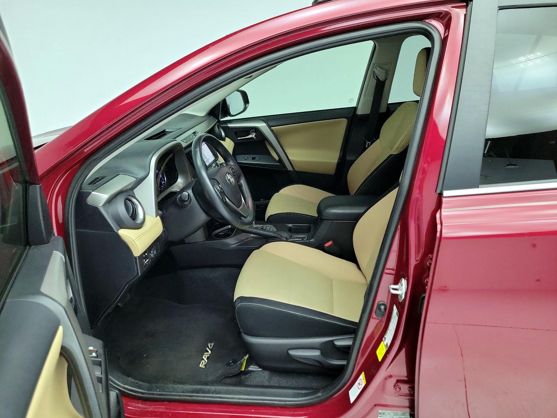 Thumbnail: 2018 Toyota RAV4 - 11