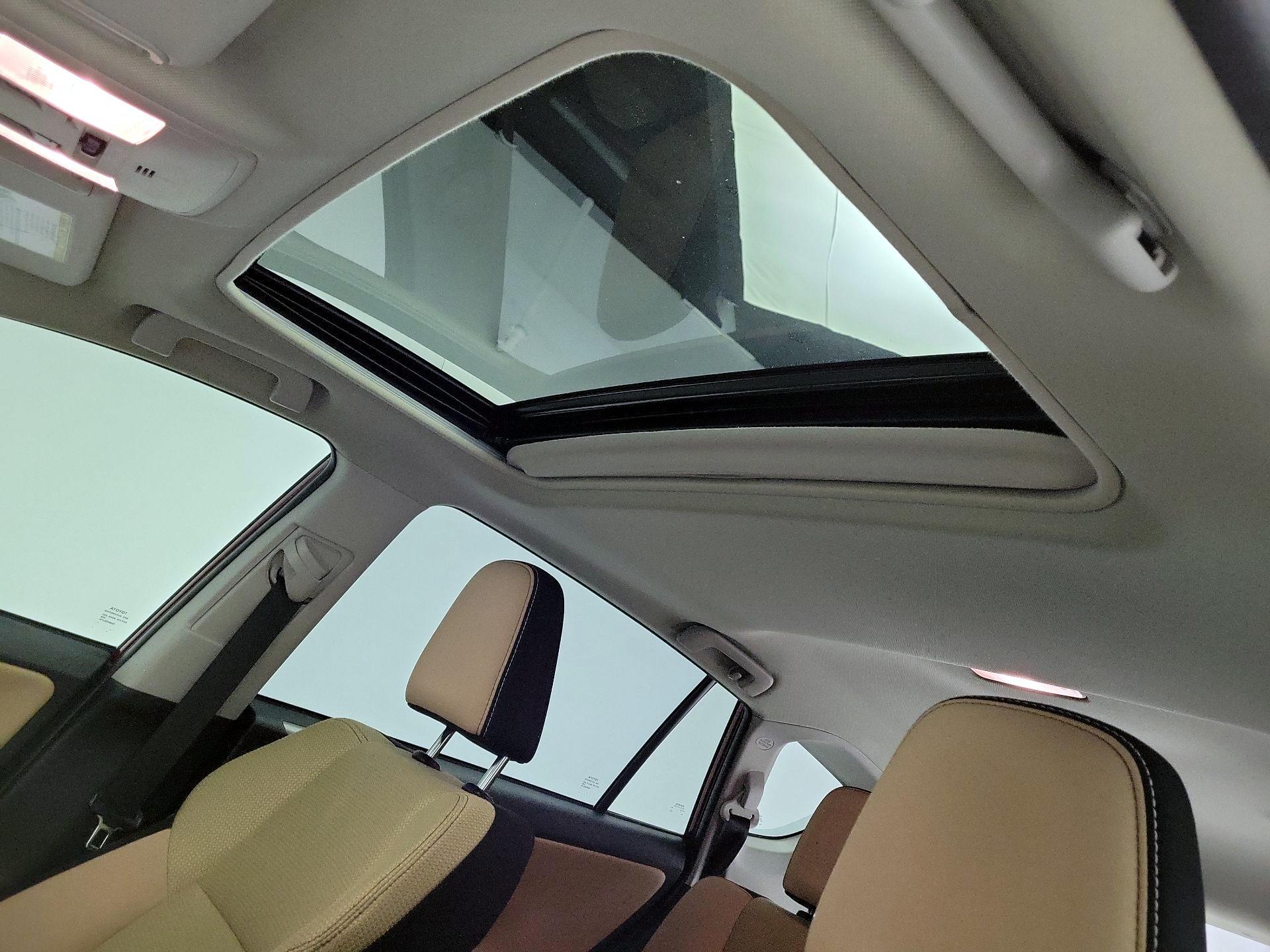 Thumbnail: 2018 Toyota RAV4 - 19