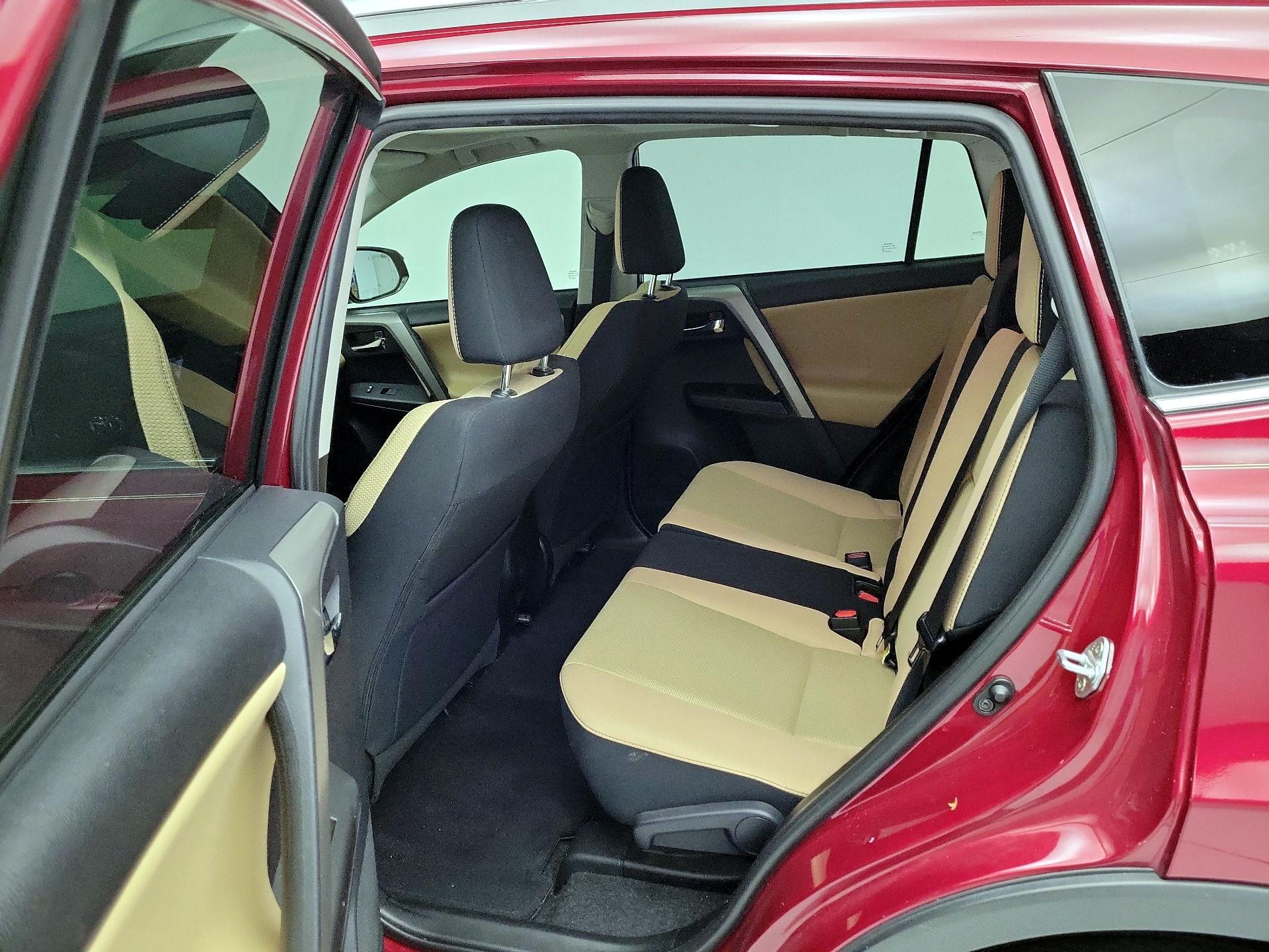 Thumbnail: 2018 Toyota RAV4 - 20