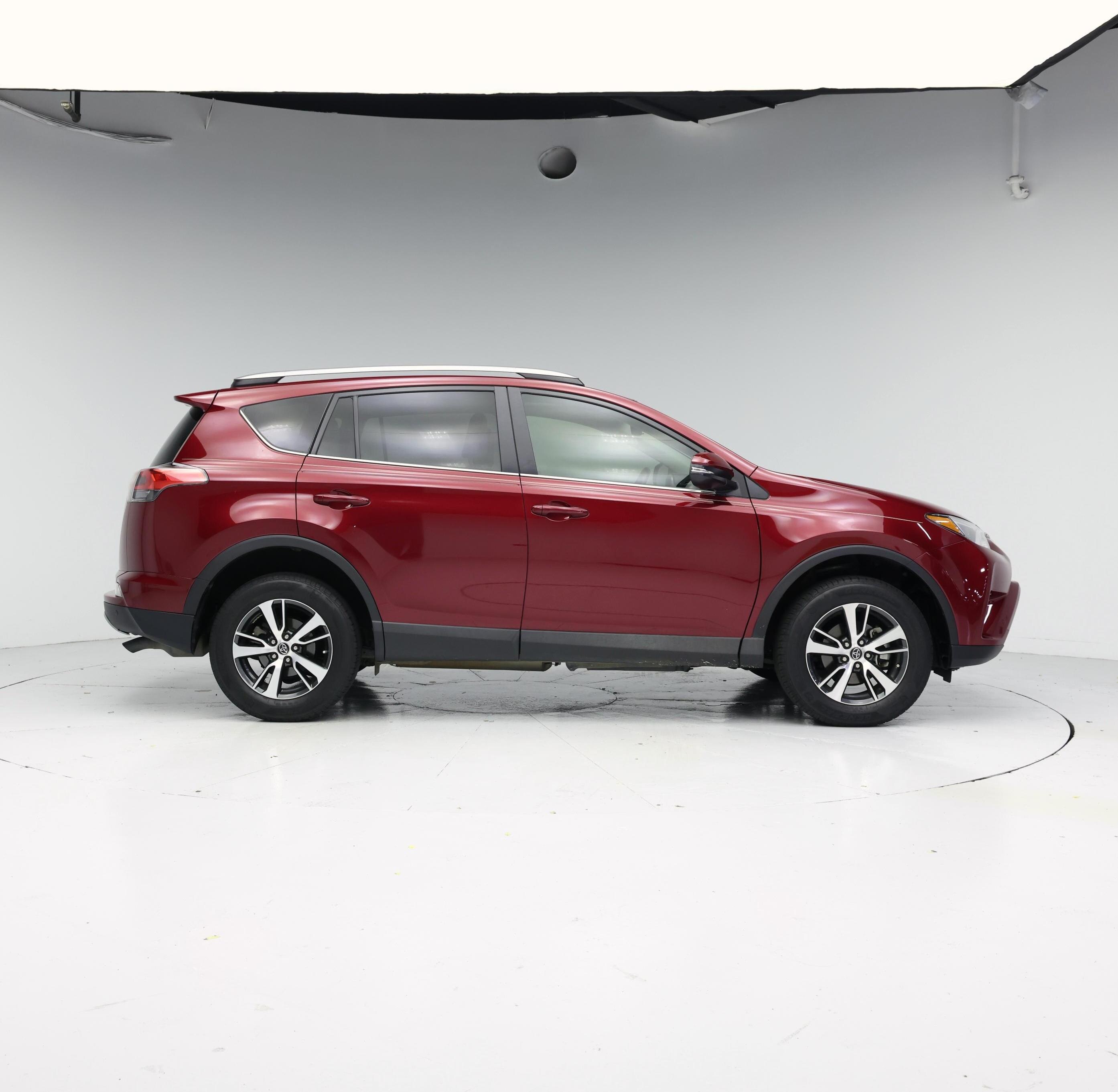 Thumbnail: 2018 Toyota RAV4 - 7