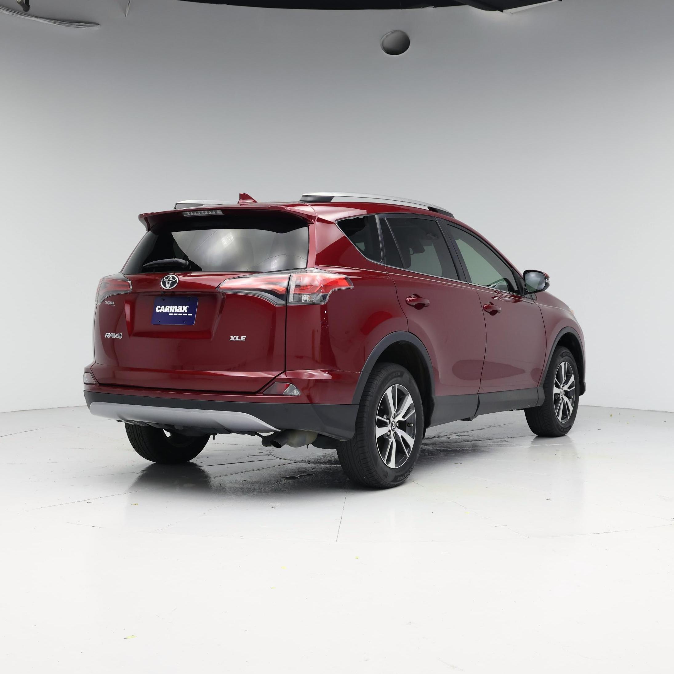 Thumbnail: 2018 Toyota RAV4 - 8