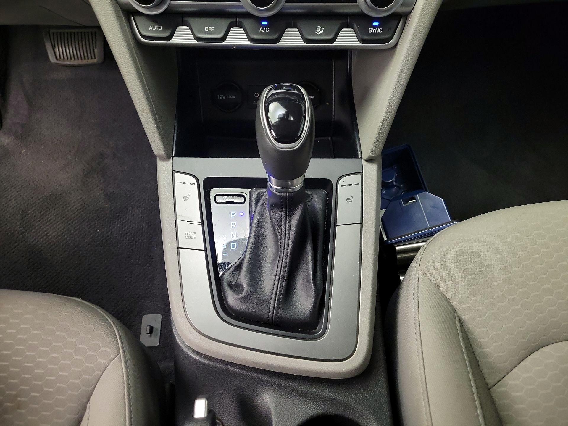 Thumbnail: 2020 Hyundai Elantra - 17