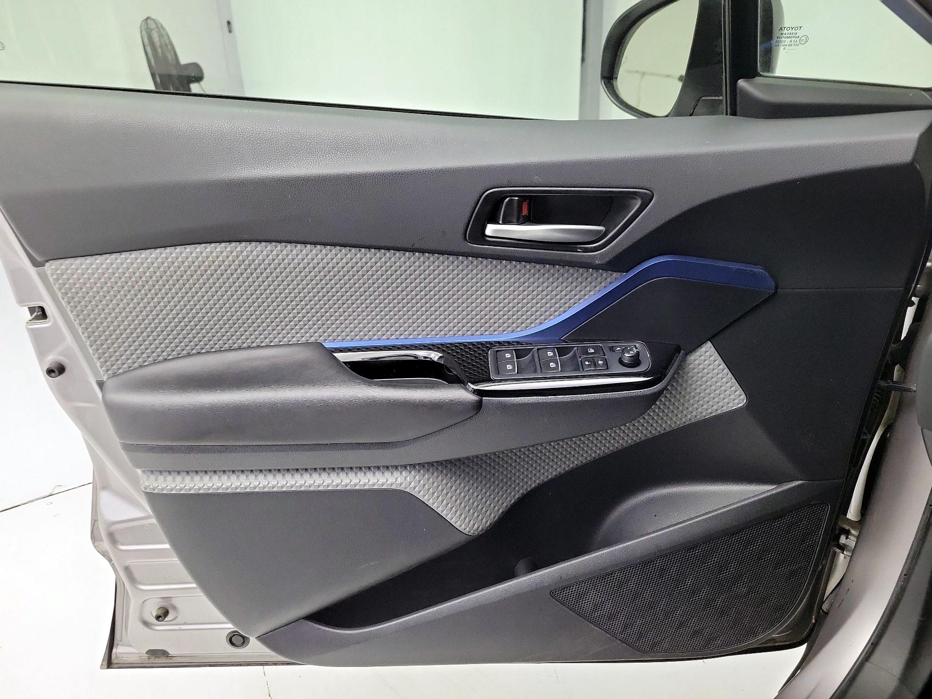 Thumbnail: 2019 Toyota C-HR - 12