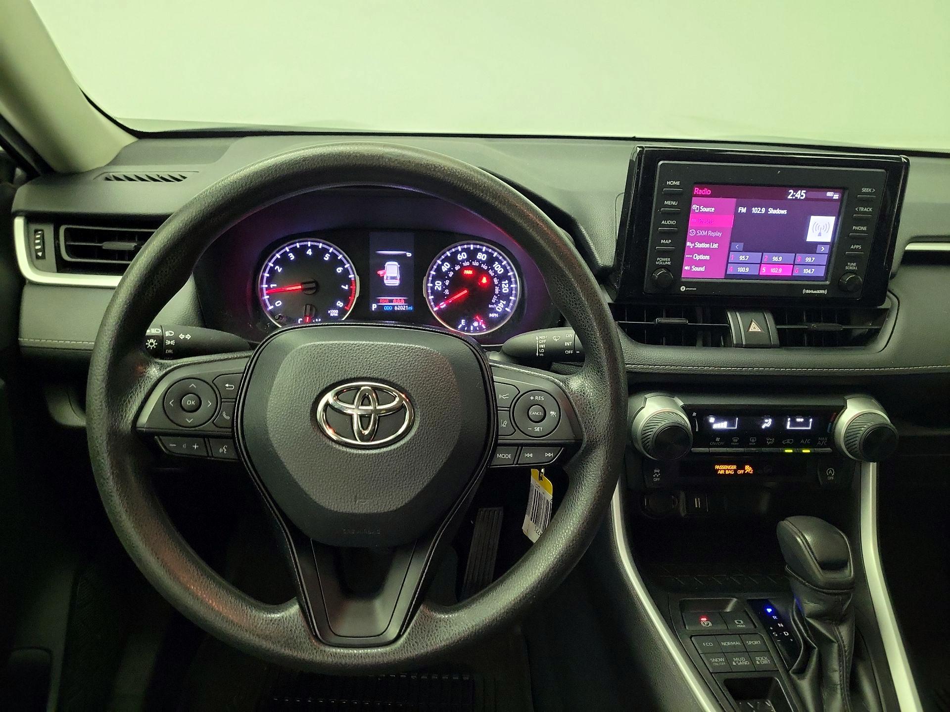 Thumbnail: 2021 Toyota RAV4 - 10