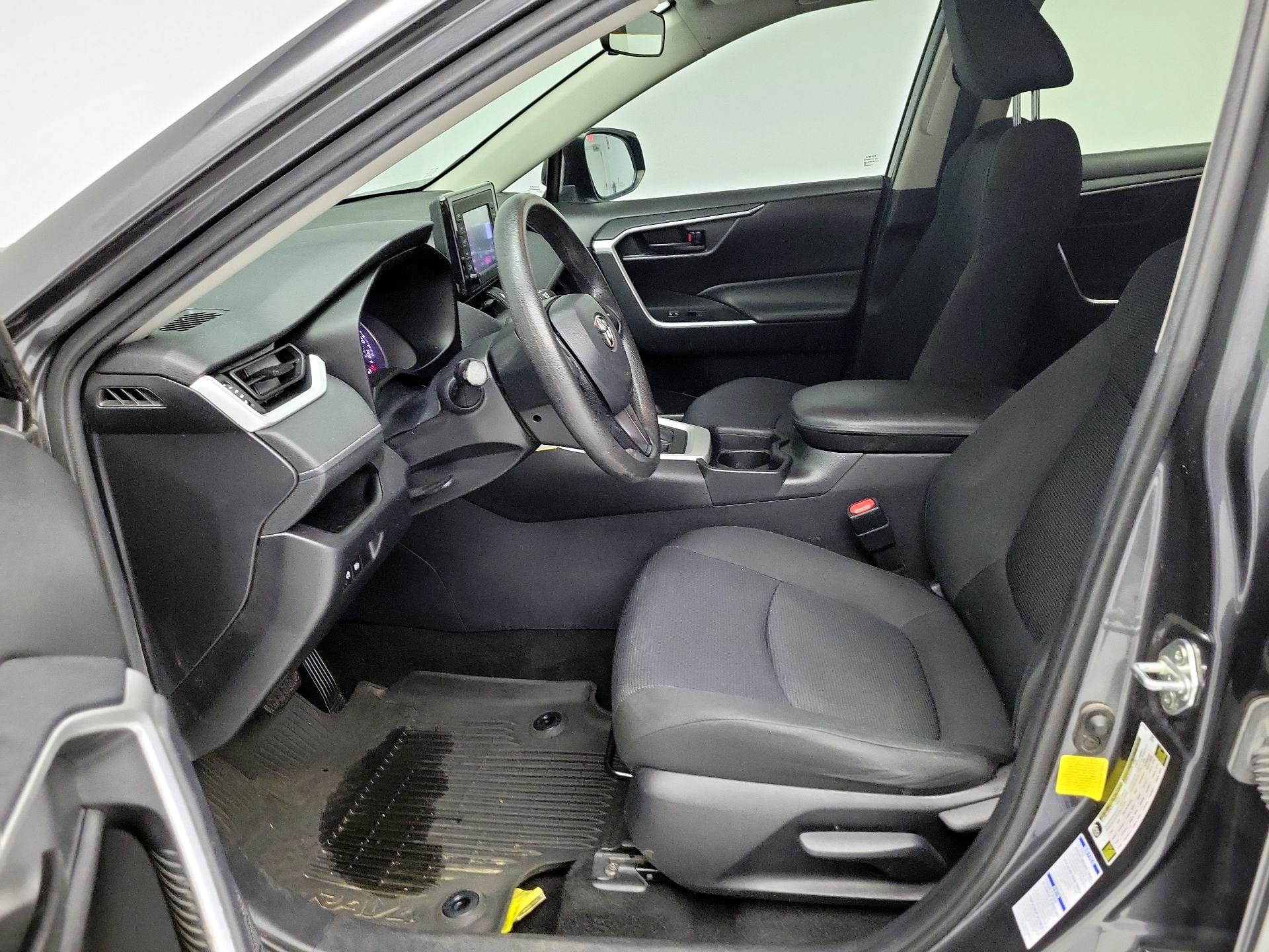 Thumbnail: 2021 Toyota RAV4 - 11