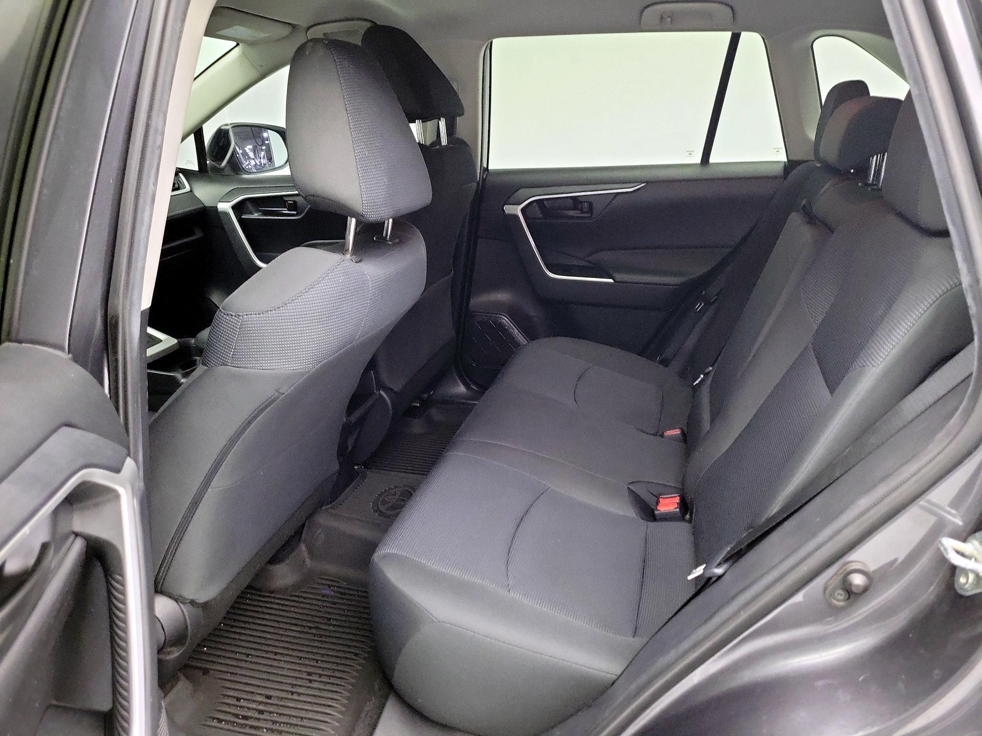 Thumbnail: 2021 Toyota RAV4 - 18