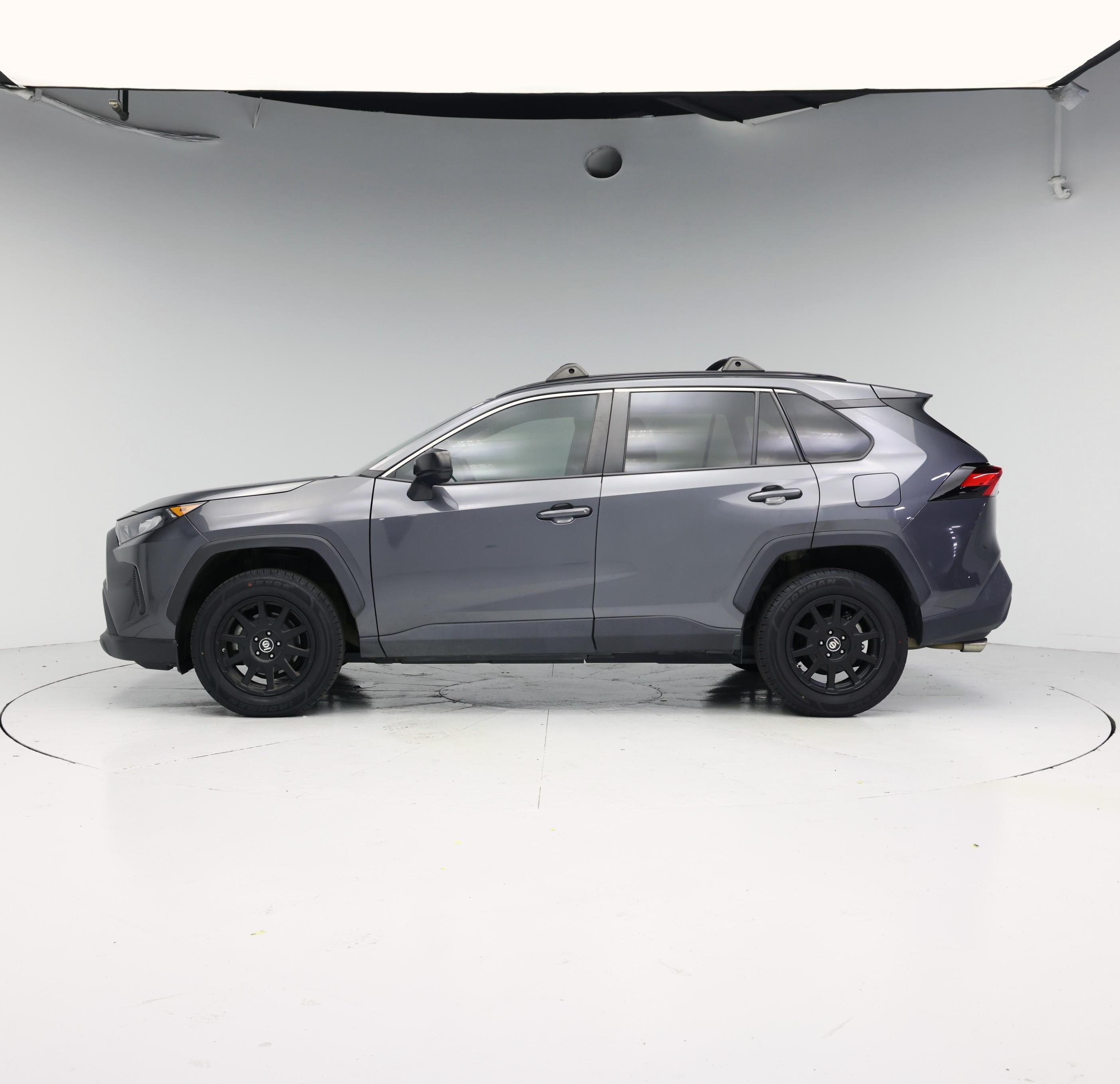 Thumbnail: 2021 Toyota RAV4 - 3