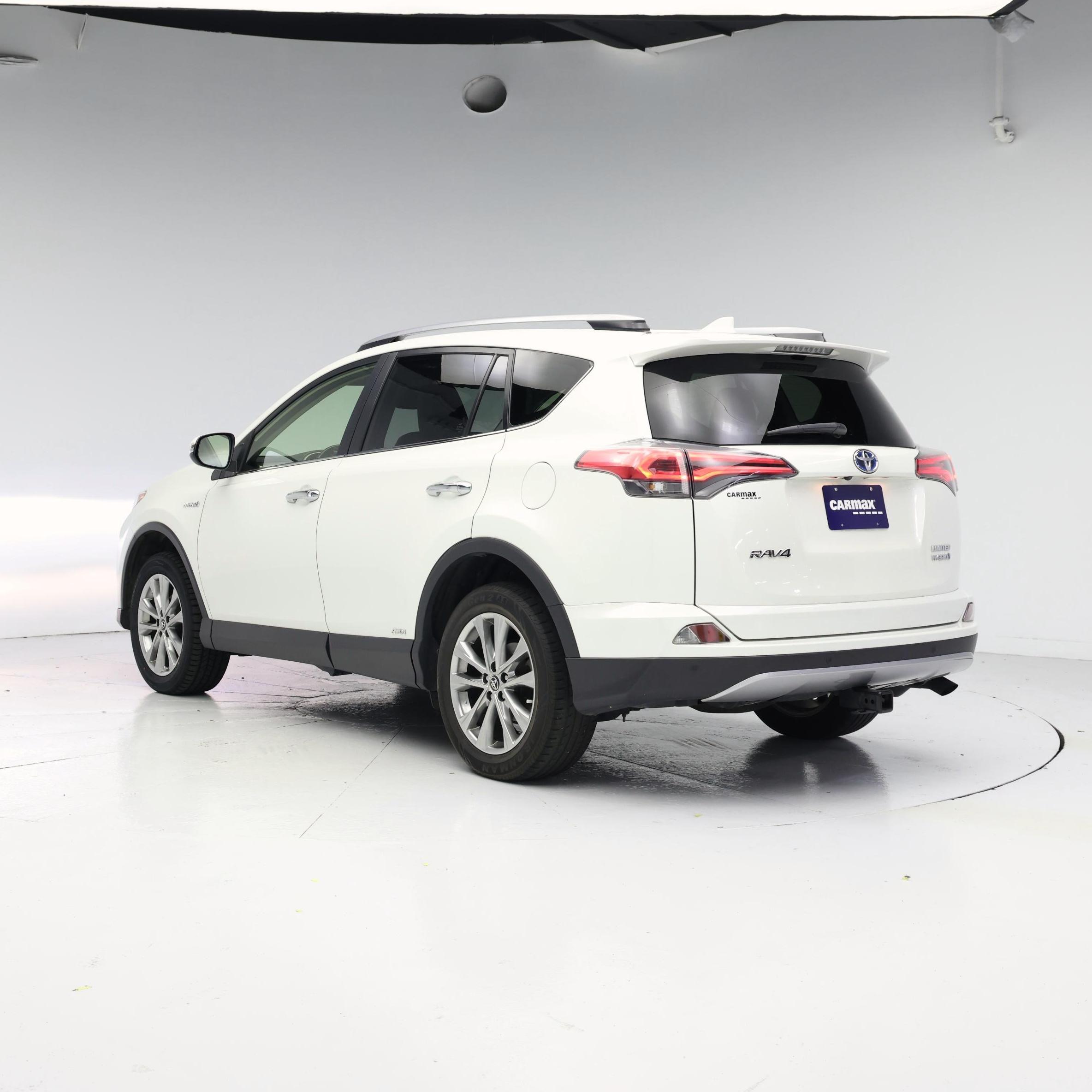 Thumbnail: 2018 Toyota RAV4 - 2