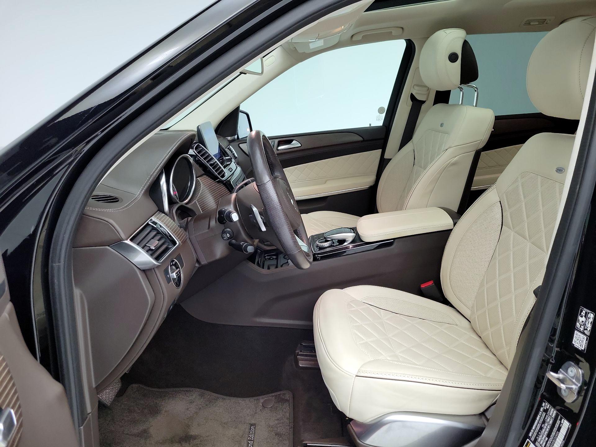 Thumbnail: 2019 Mercedes-Benz GLS - 11