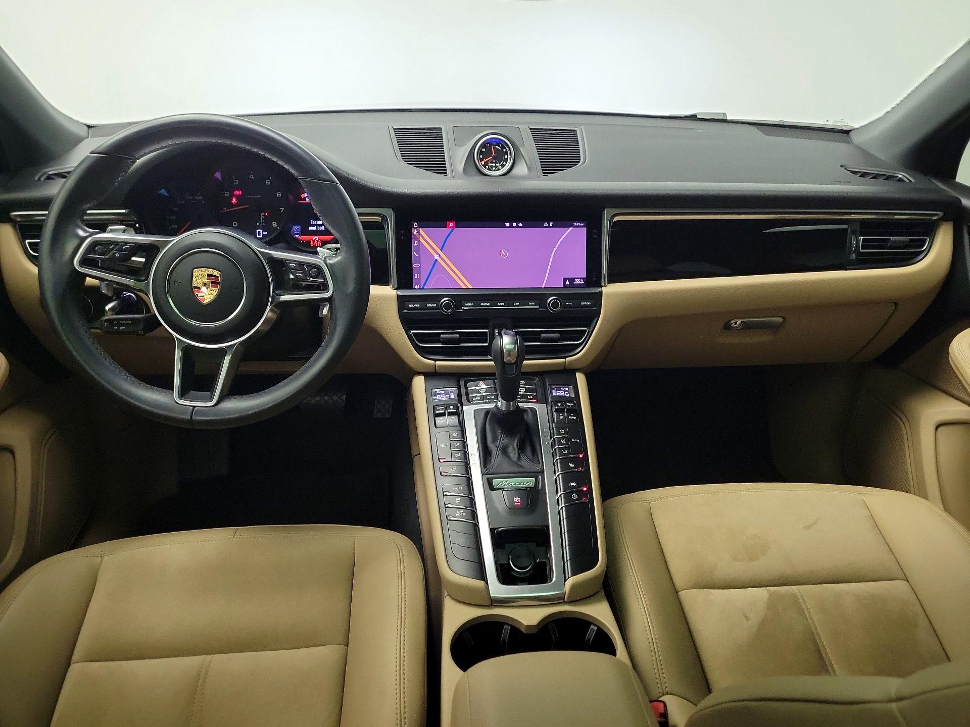 Thumbnail: 2021 Porsche Macan - 9