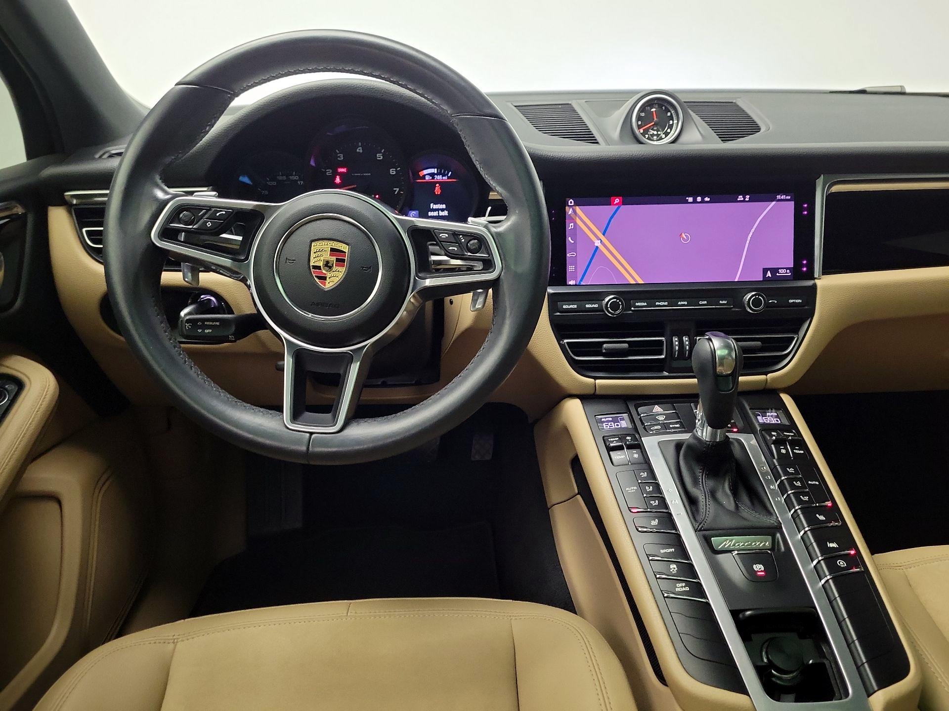 Thumbnail: 2021 Porsche Macan - 10