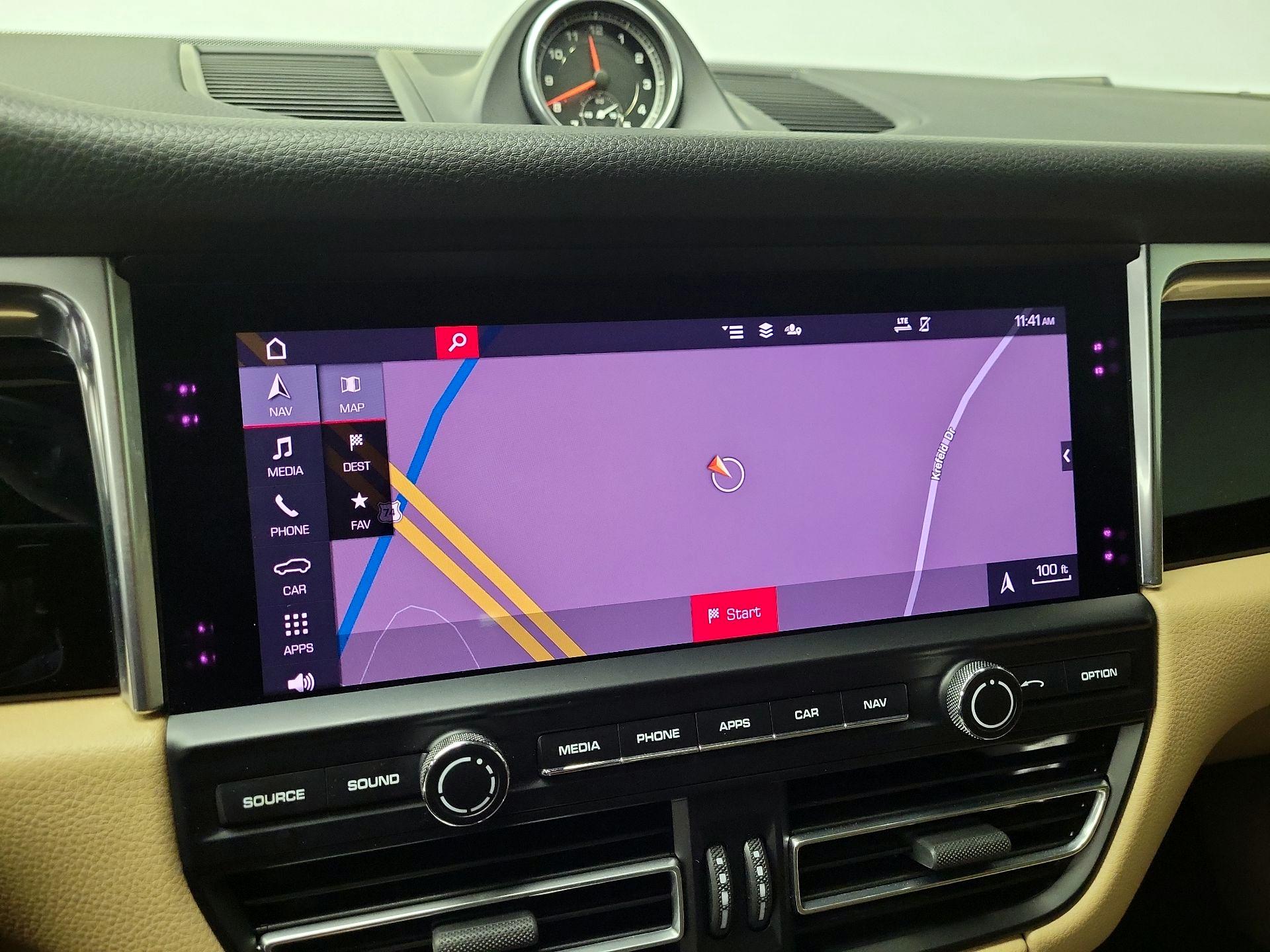 Thumbnail: 2021 Porsche Macan - 14