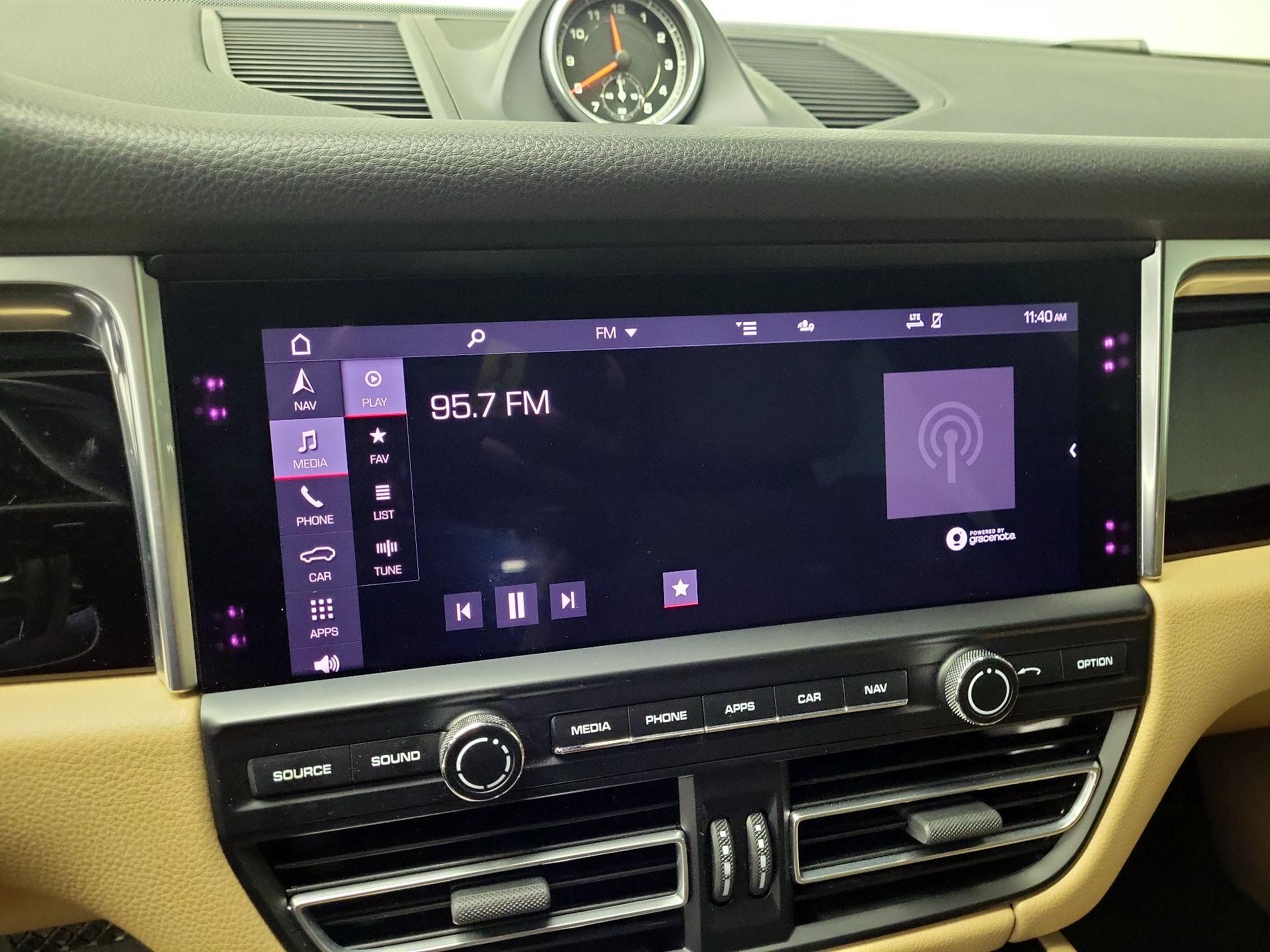 Thumbnail: 2021 Porsche Macan - 16