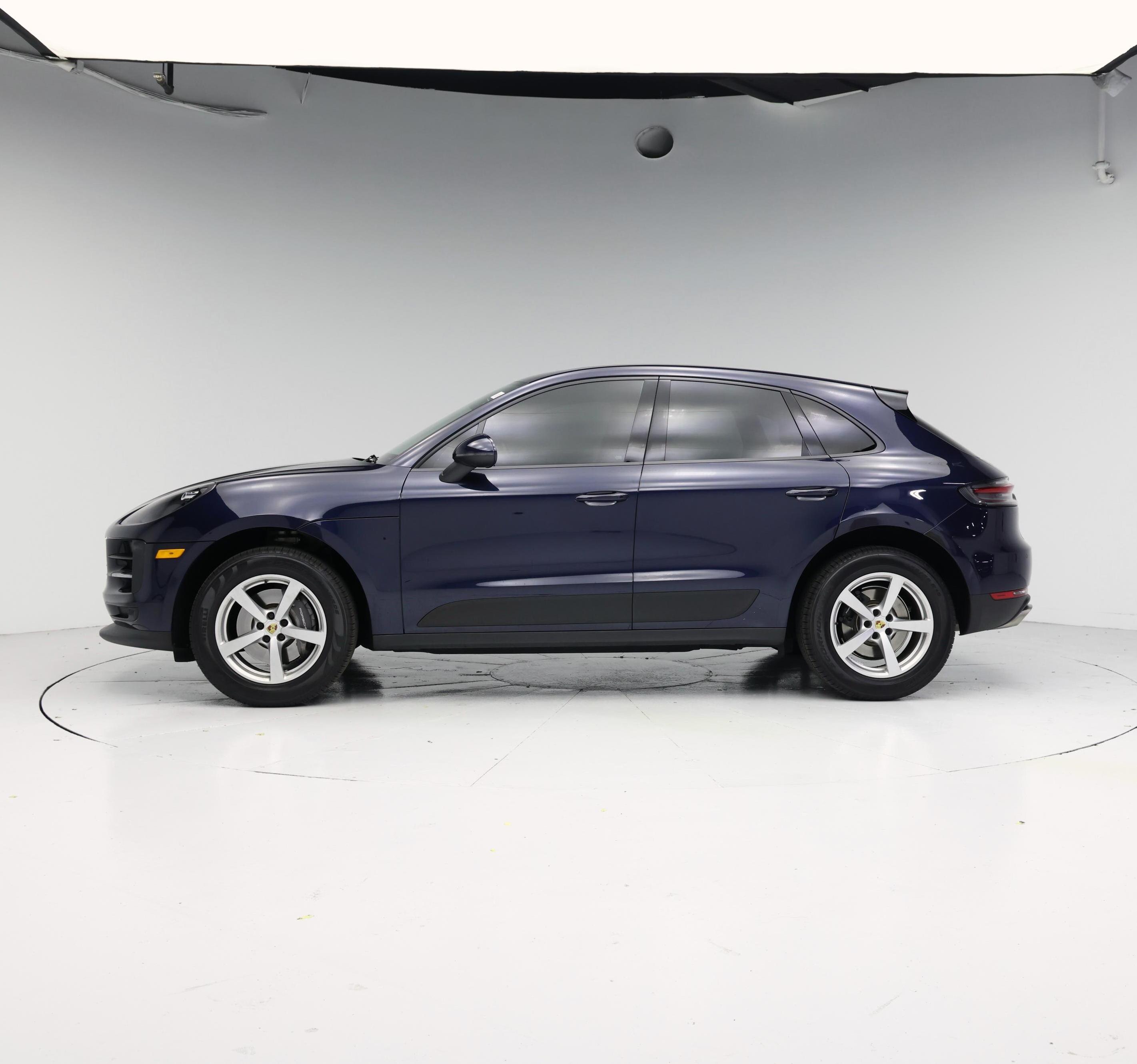 Thumbnail: 2021 Porsche Macan - 3