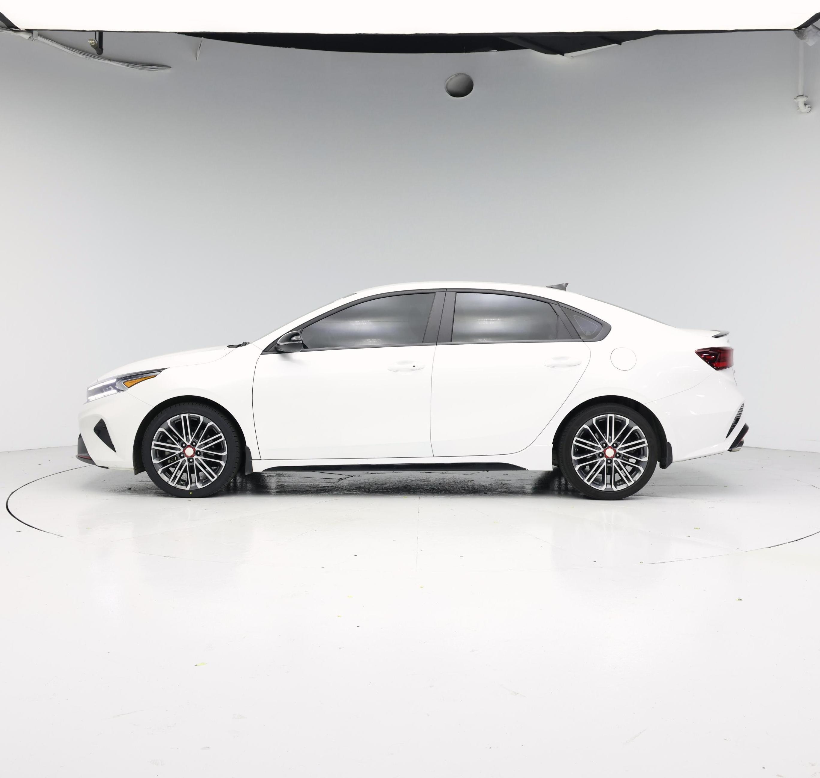 Thumbnail: 2024 Kia Forte - 3