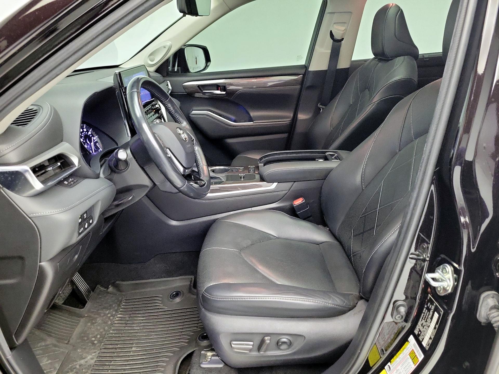 Thumbnail: 2021 Toyota Highlander - 11