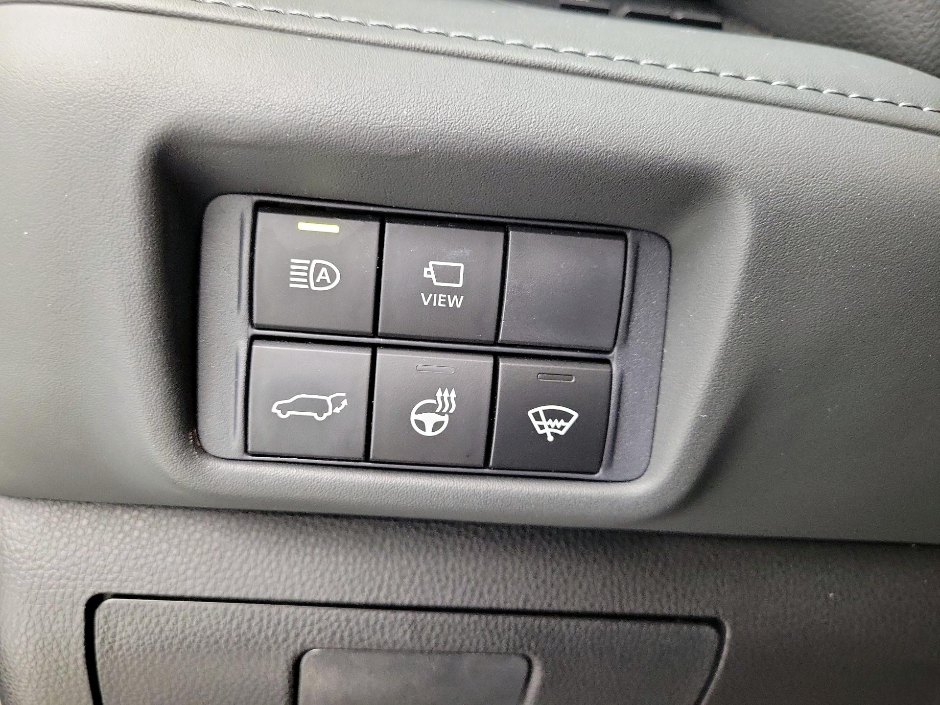Thumbnail: 2021 Toyota Highlander - 13