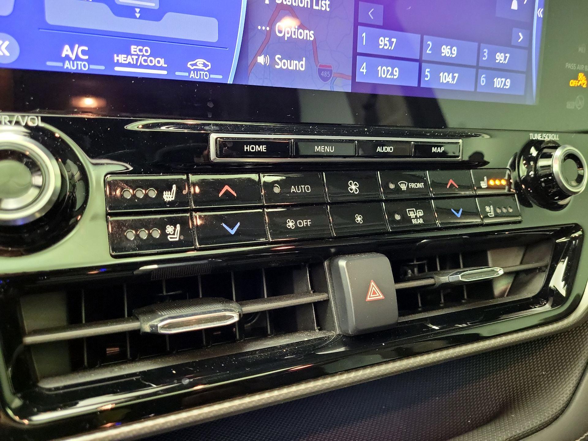 Thumbnail: 2021 Toyota Highlander - 17