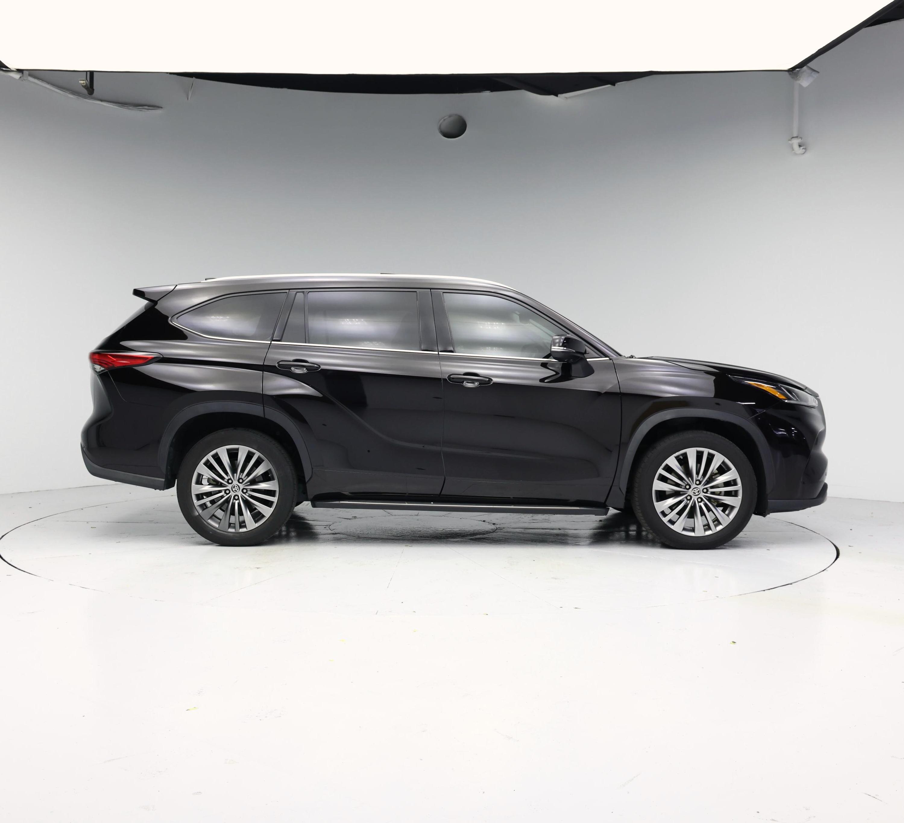 Thumbnail: 2021 Toyota Highlander - 7